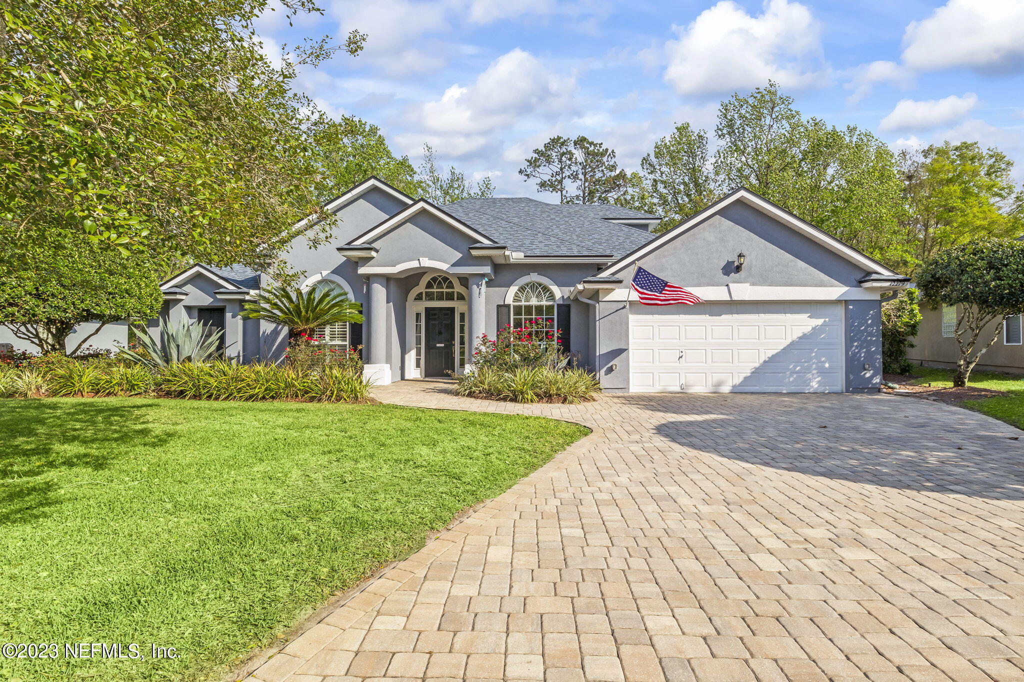 12279 LAKE FERN DR E