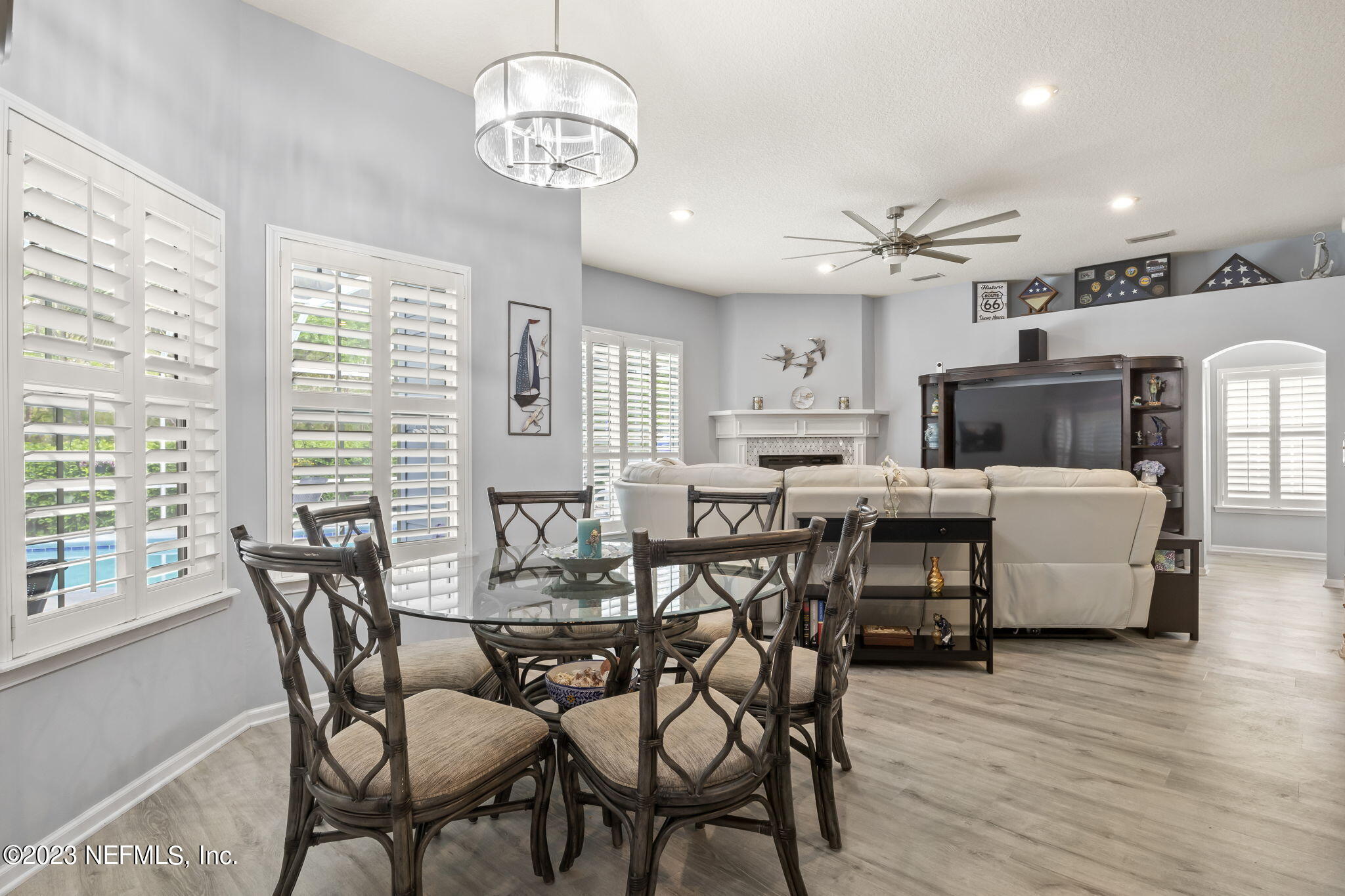 12279 LAKE FERN DR E