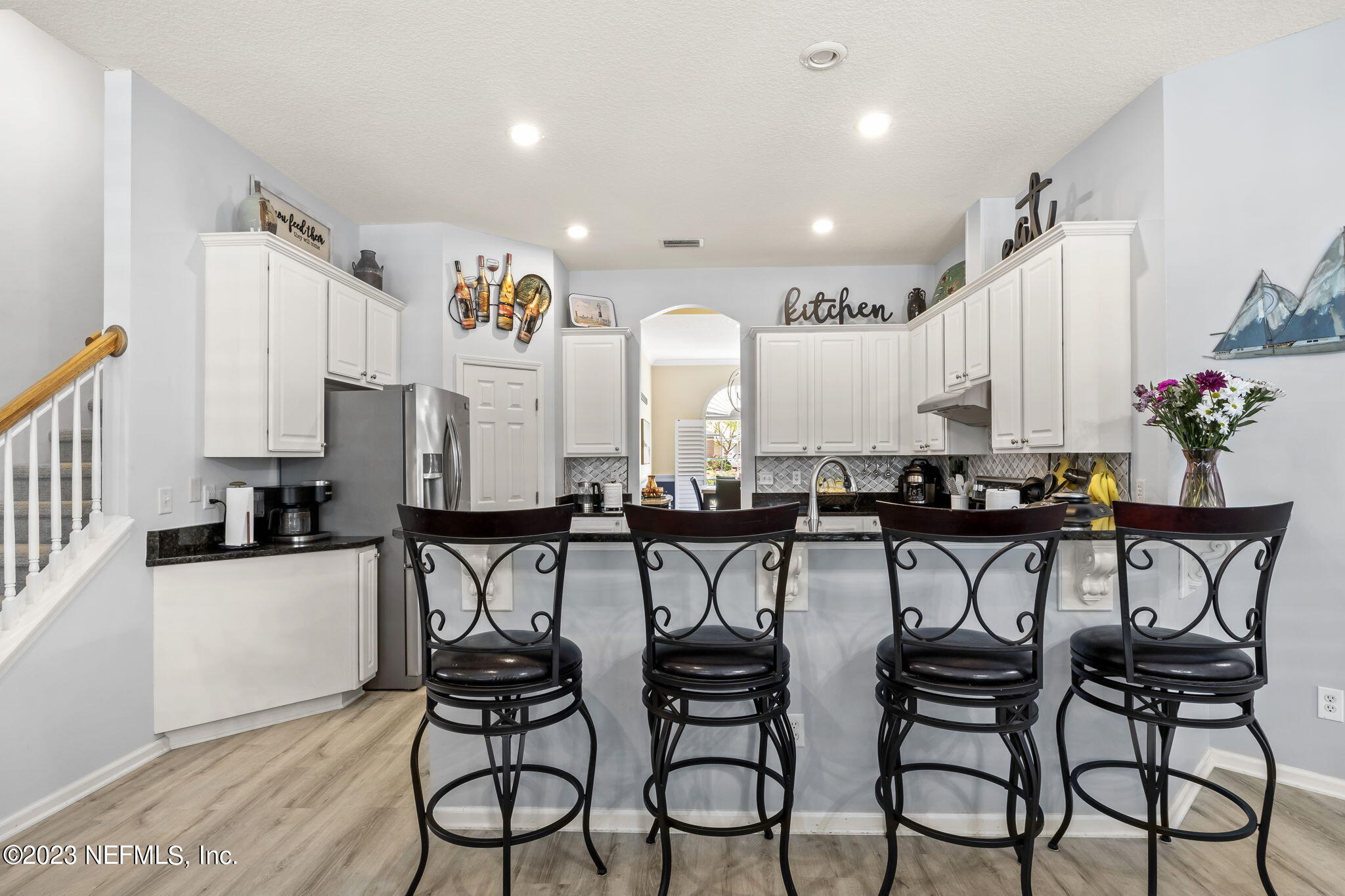 12279 LAKE FERN DR E