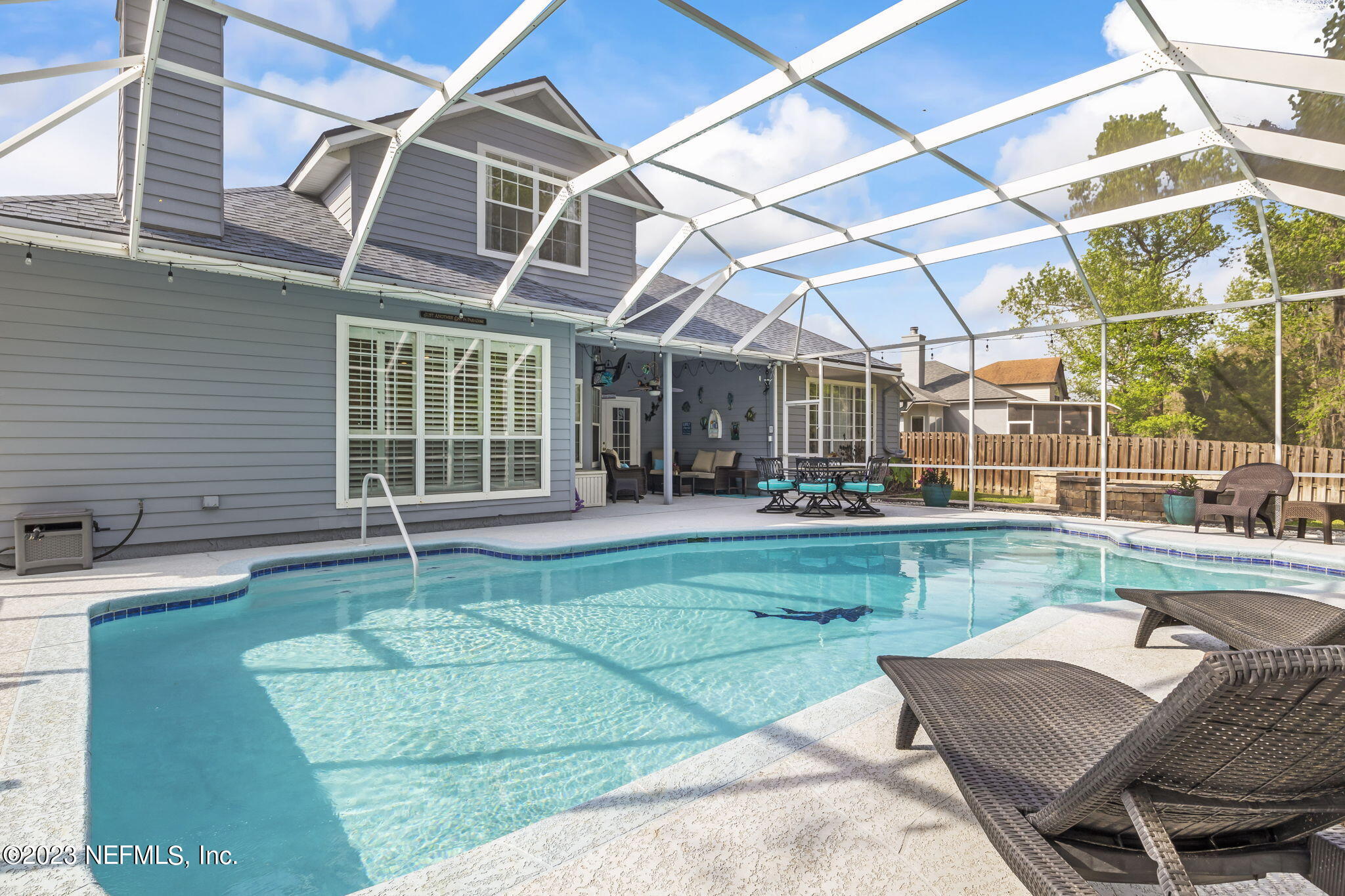 12279 LAKE FERN DR E
