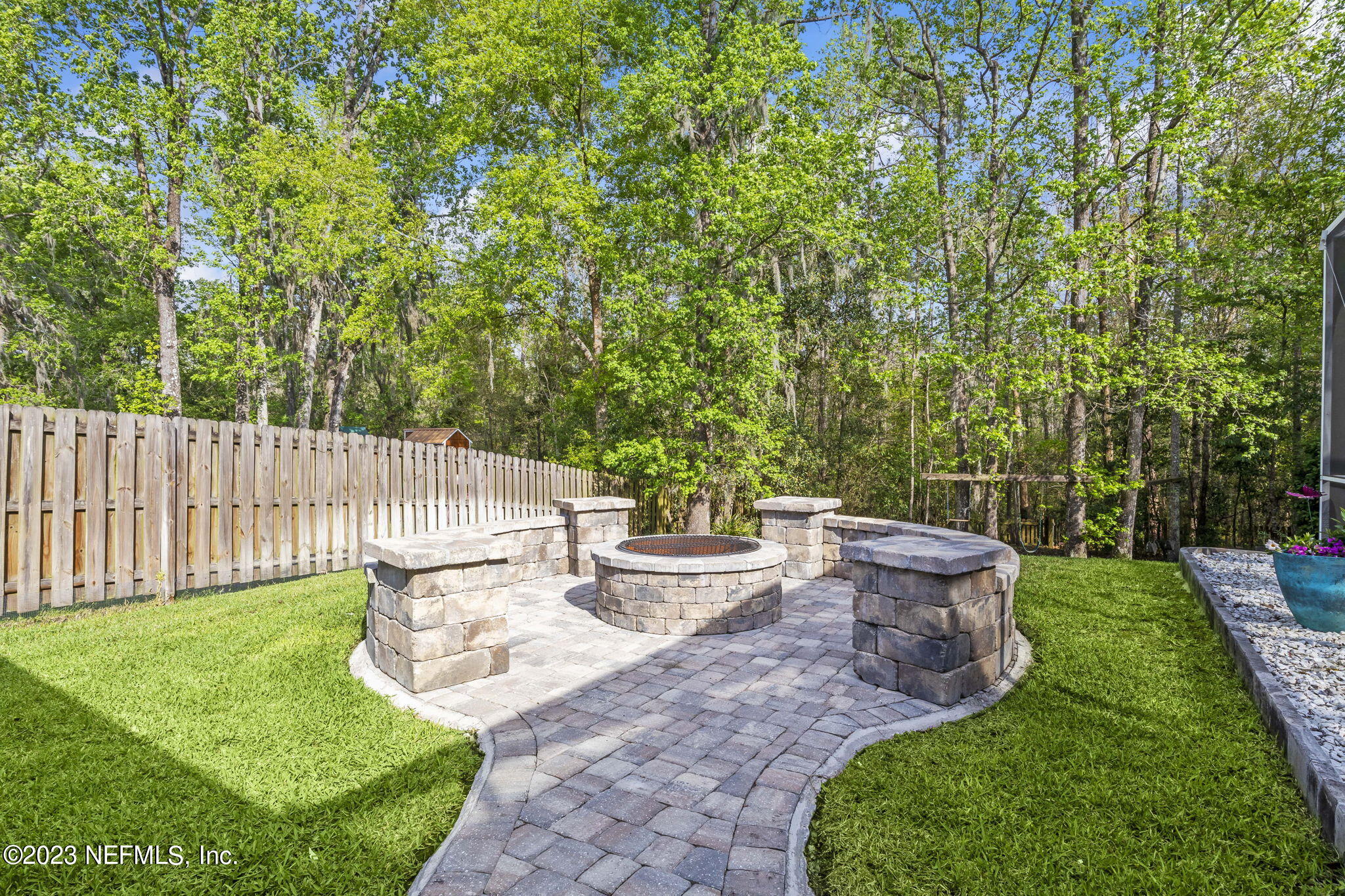 12279 LAKE FERN DR E