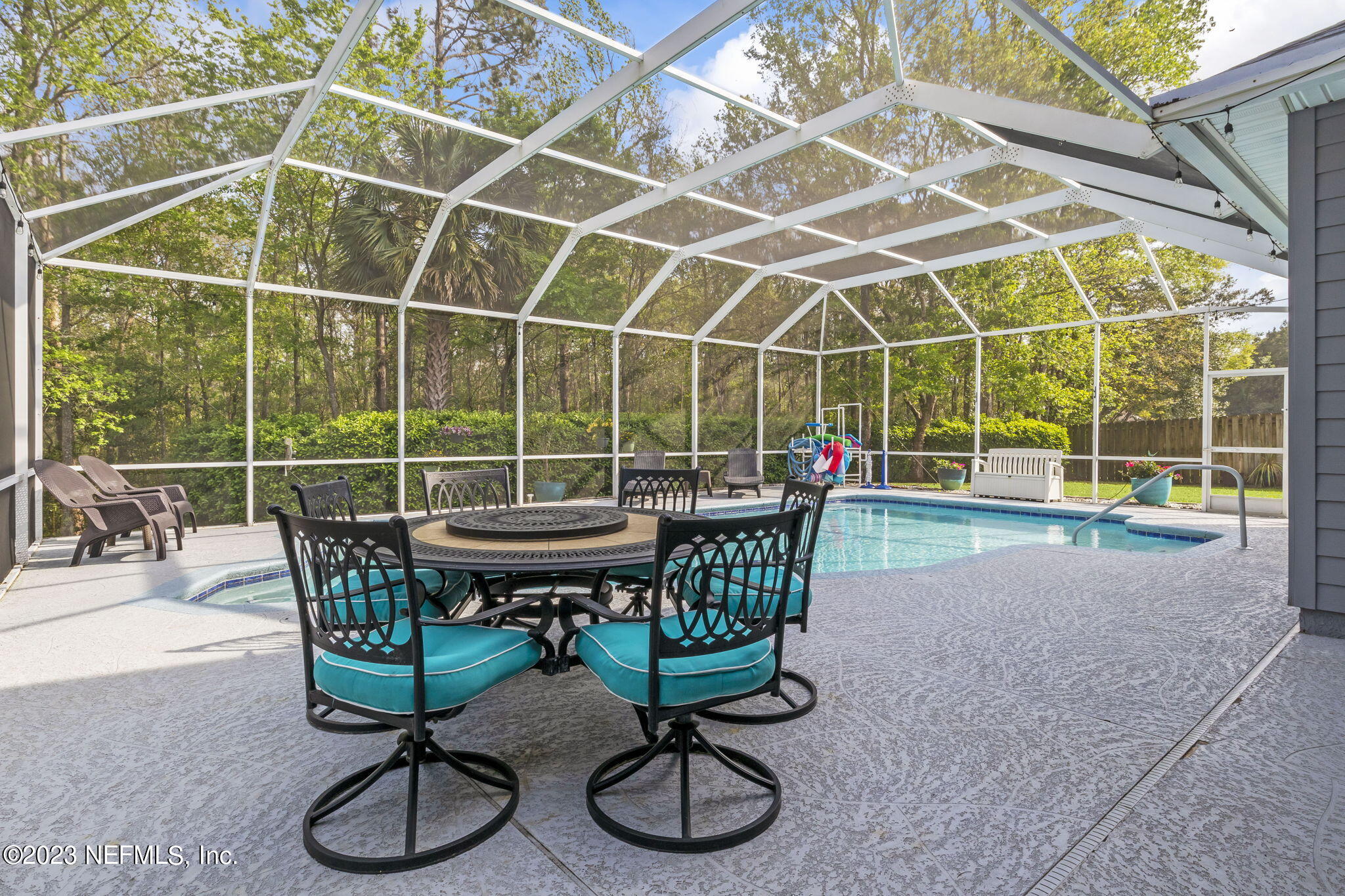 12279 LAKE FERN DR E