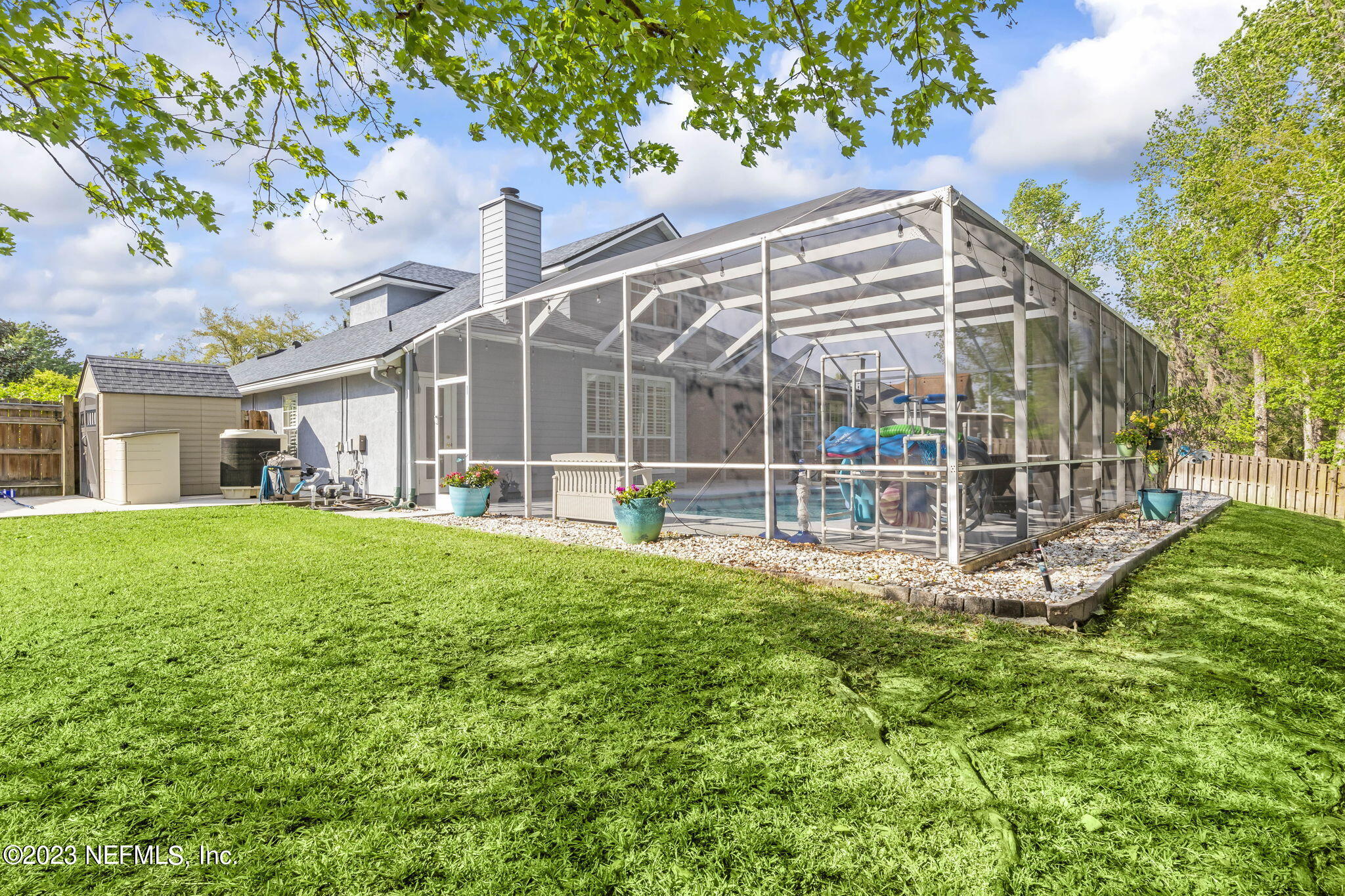 12279 LAKE FERN DR E