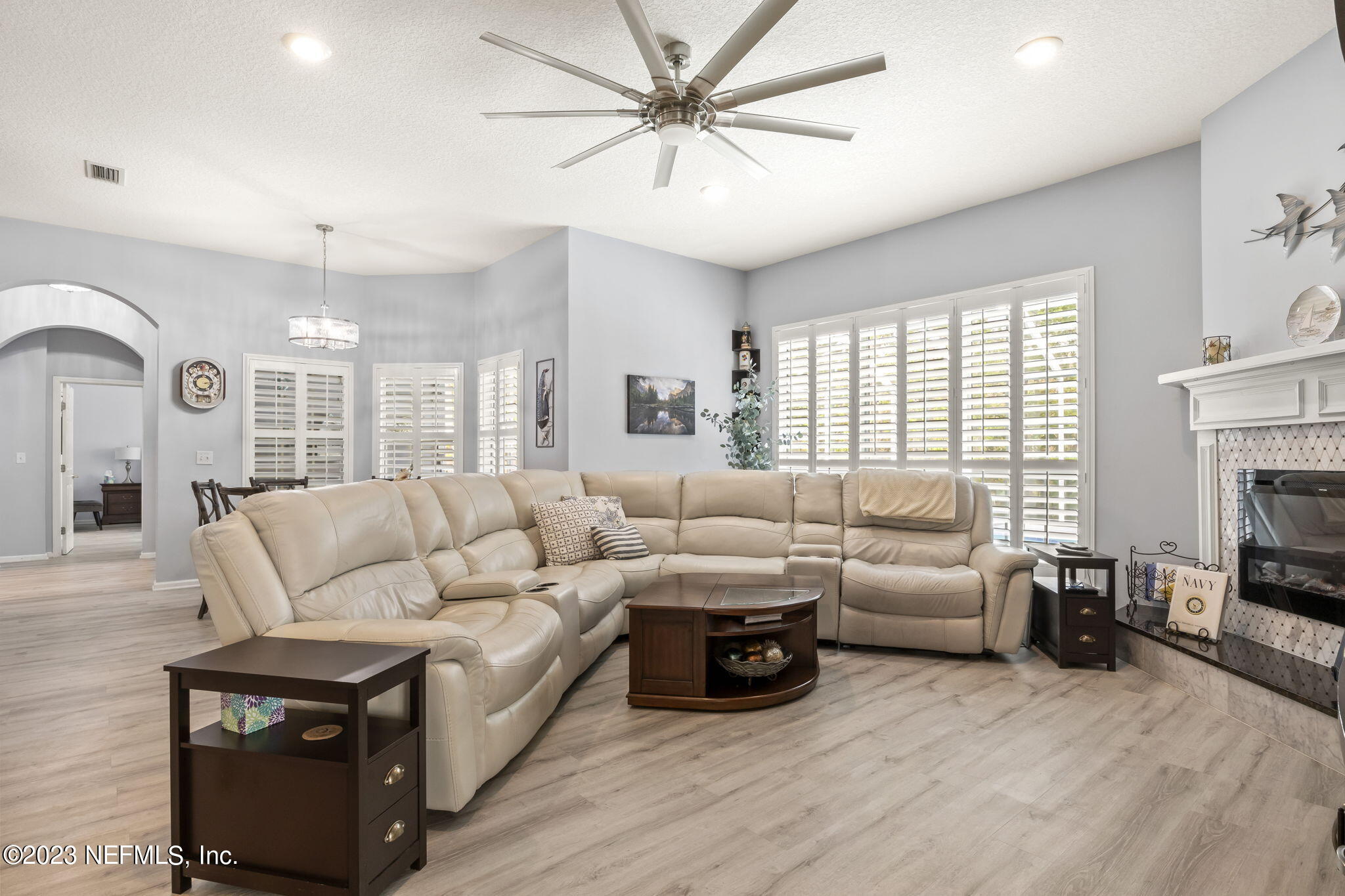 12279 LAKE FERN DR E