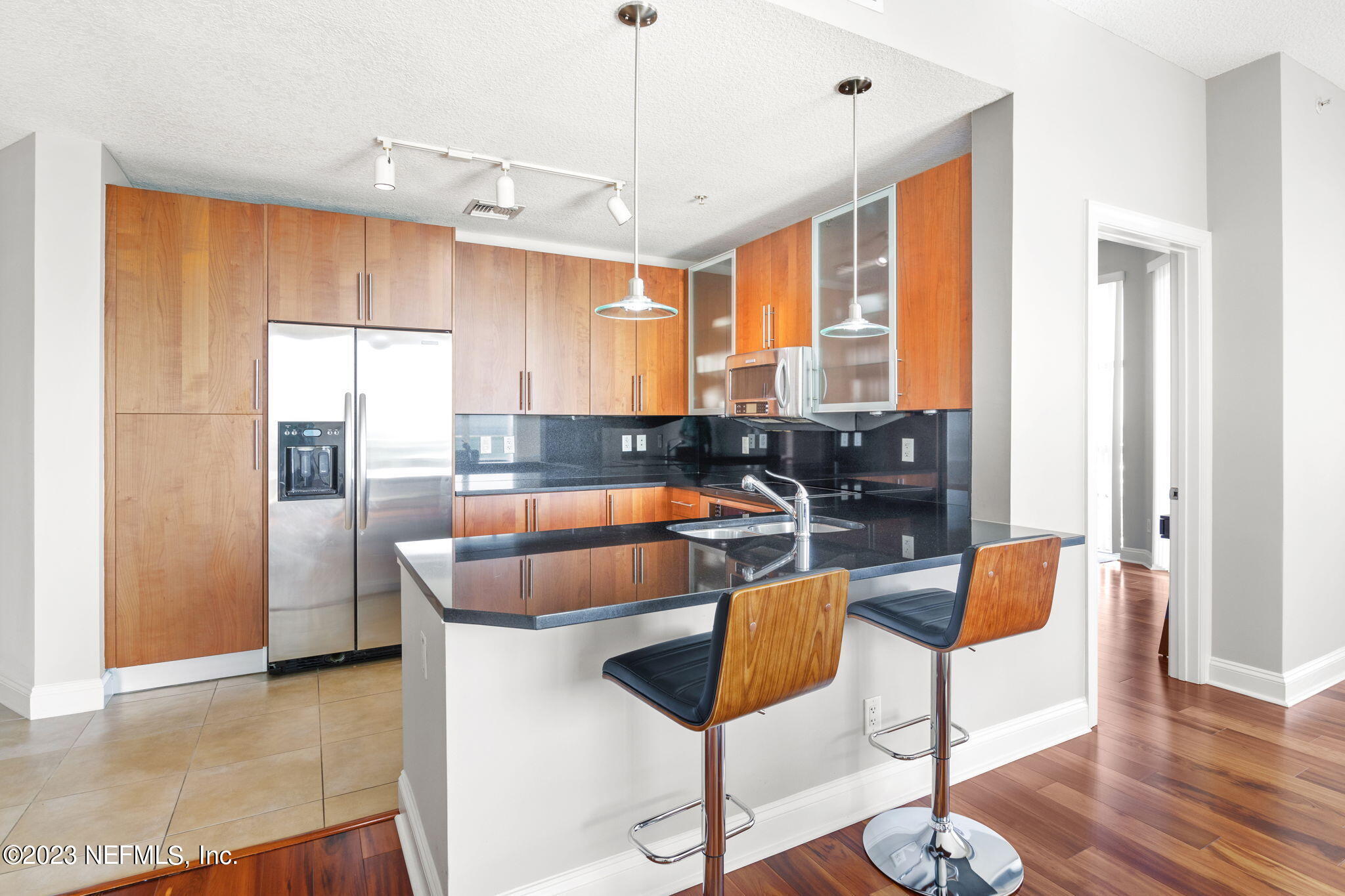 1431 RIVERPLACE BLVD Unit: 2101