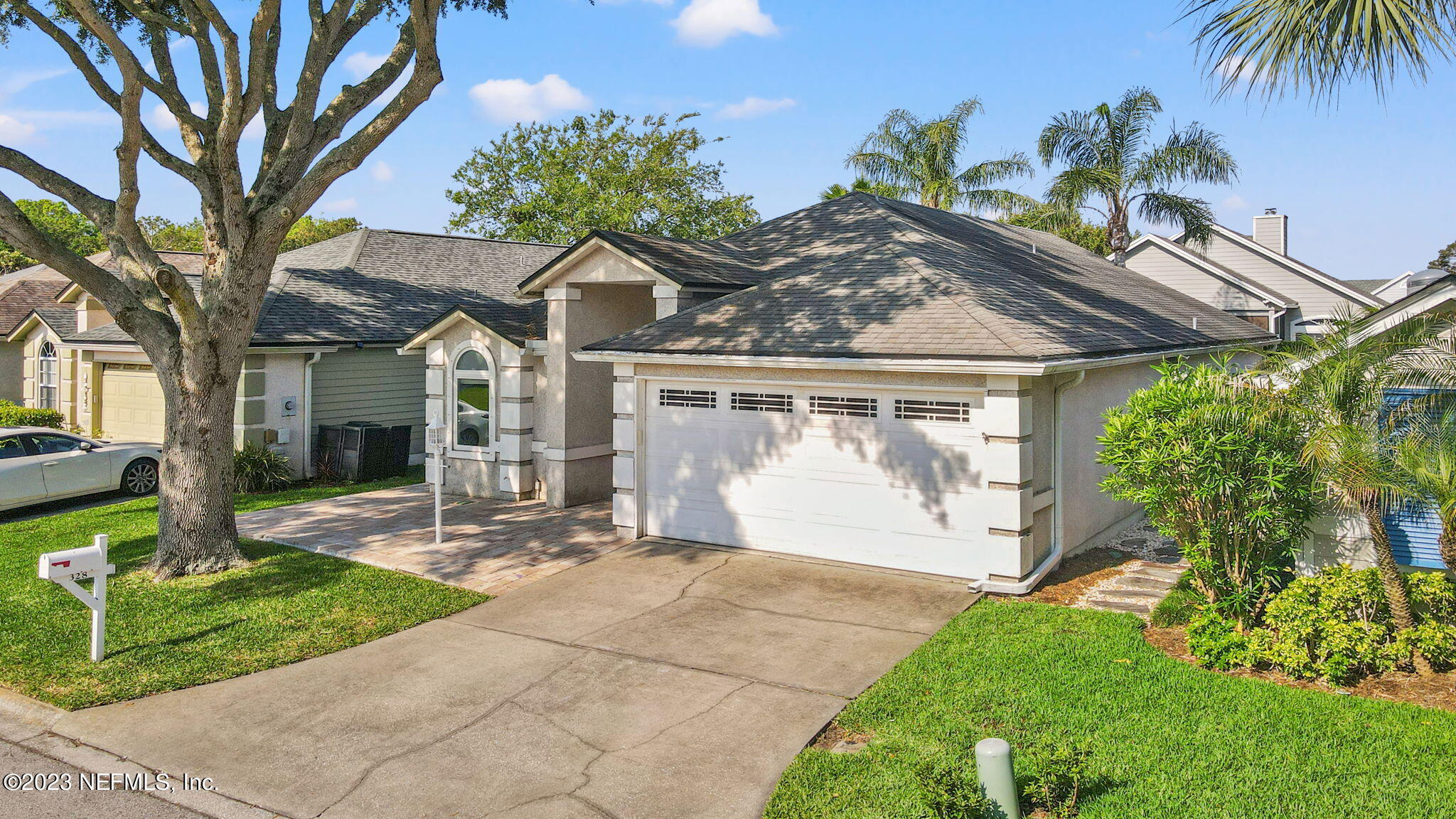 328 CHARLEMAGNE CIR