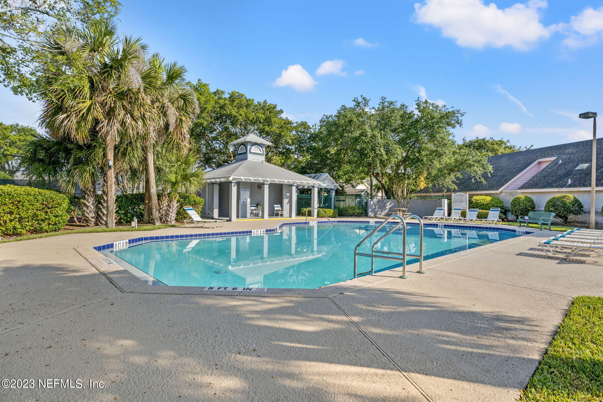 328 CHARLEMAGNE CIR
