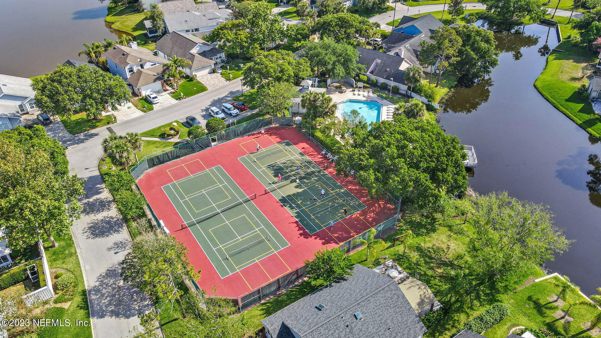 328 CHARLEMAGNE CIR