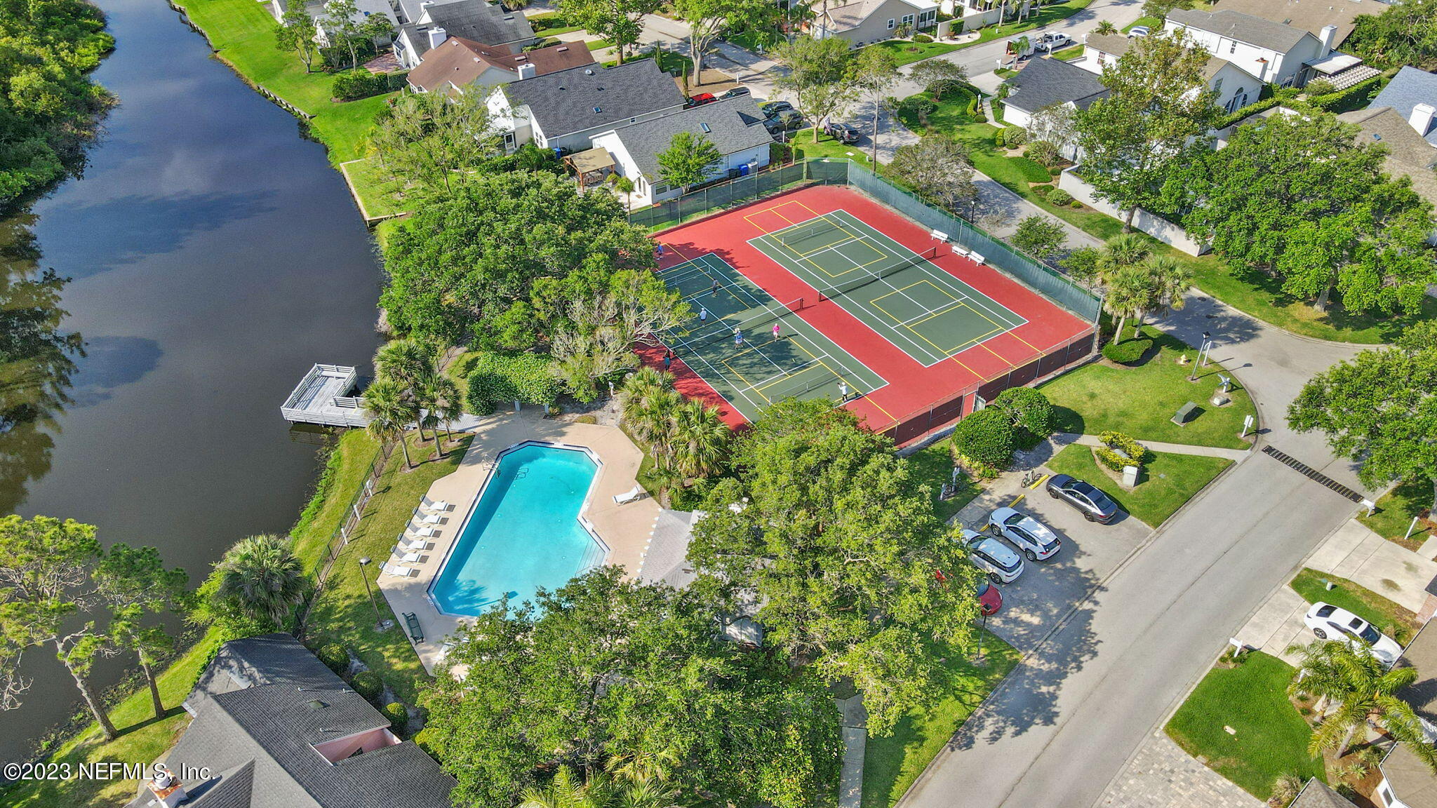 328 CHARLEMAGNE CIR