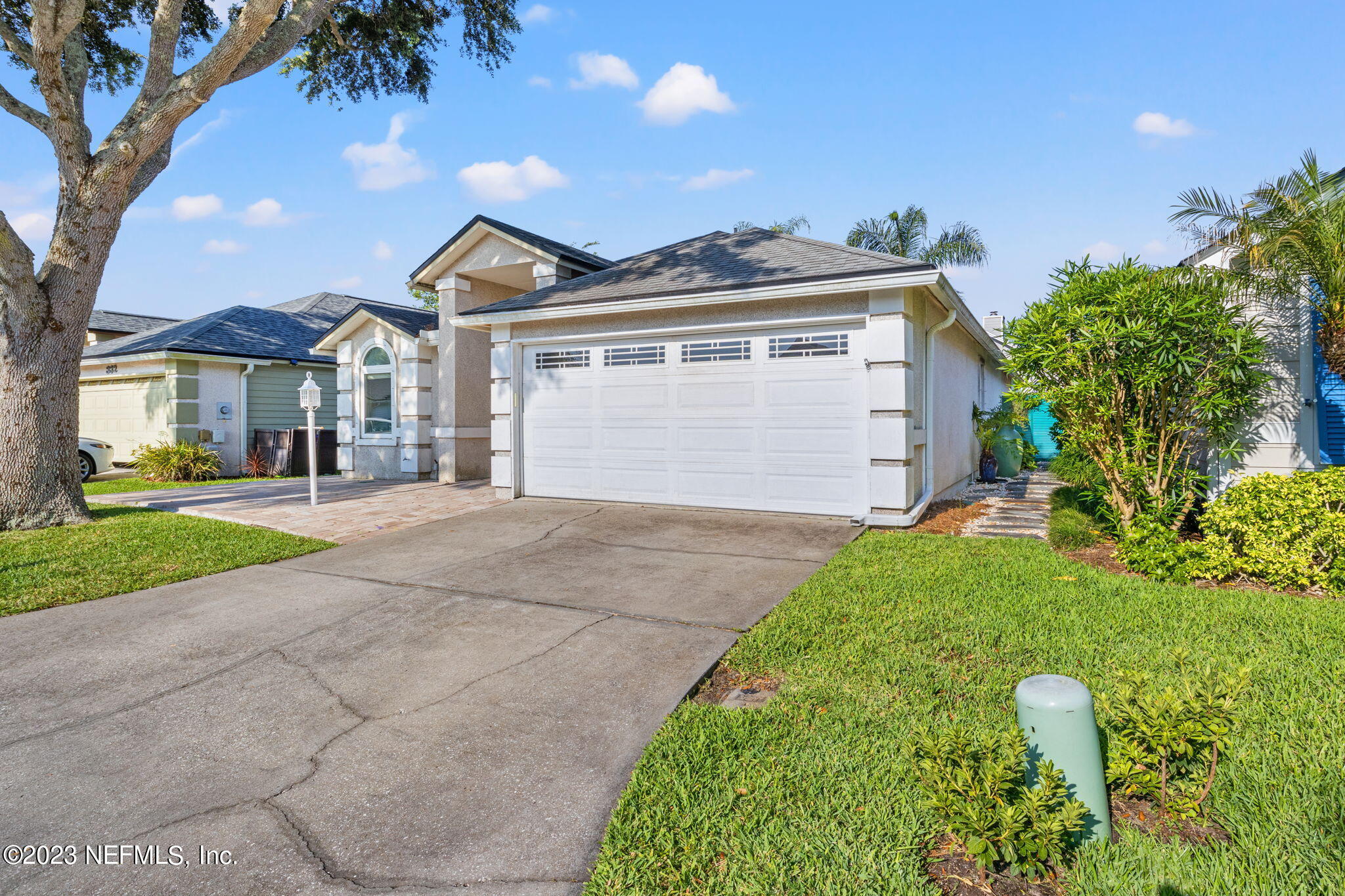 328 CHARLEMAGNE CIR