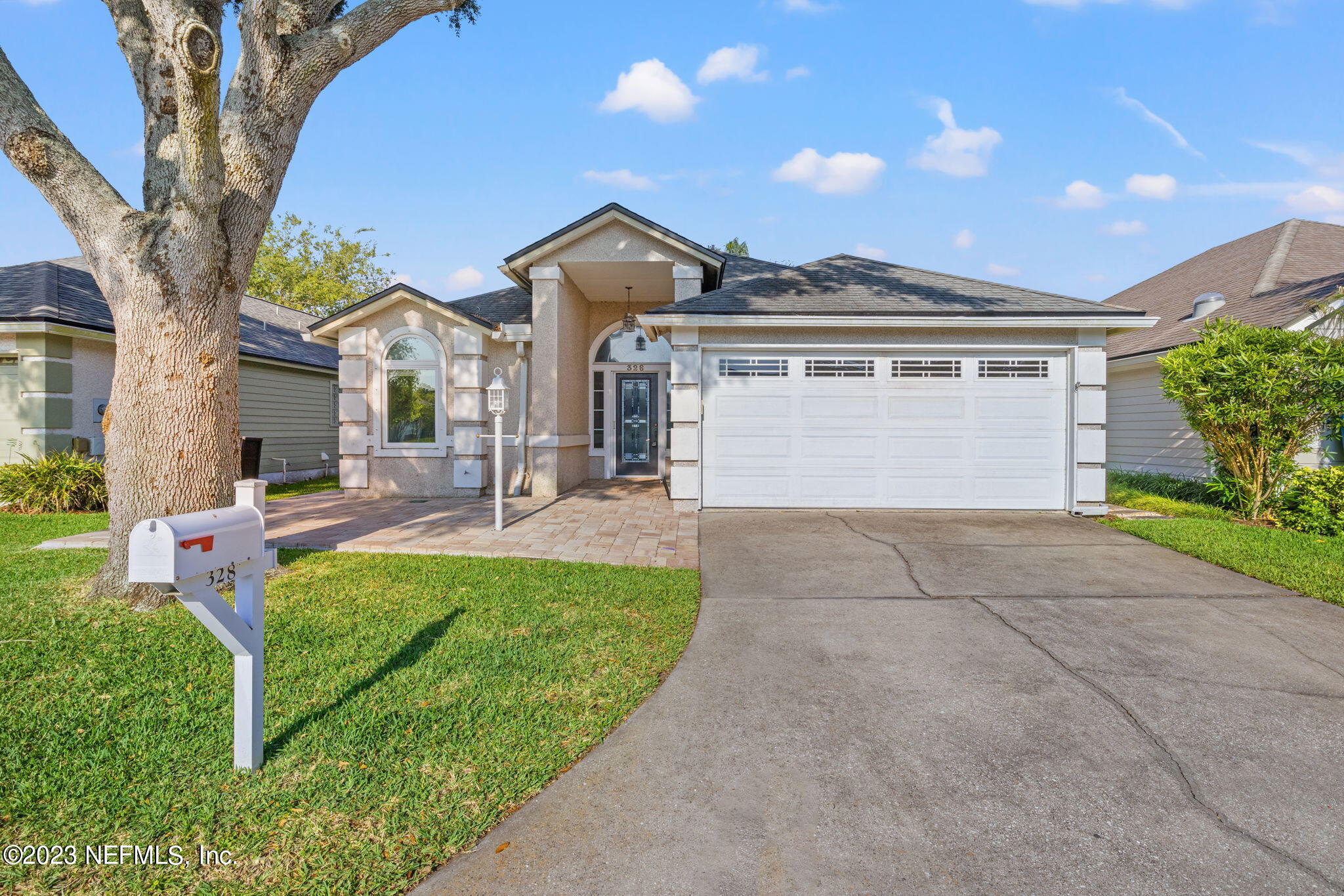 328 CHARLEMAGNE CIR
