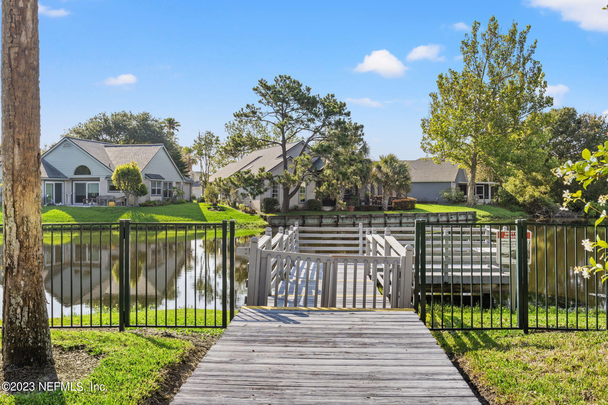 328 CHARLEMAGNE CIR