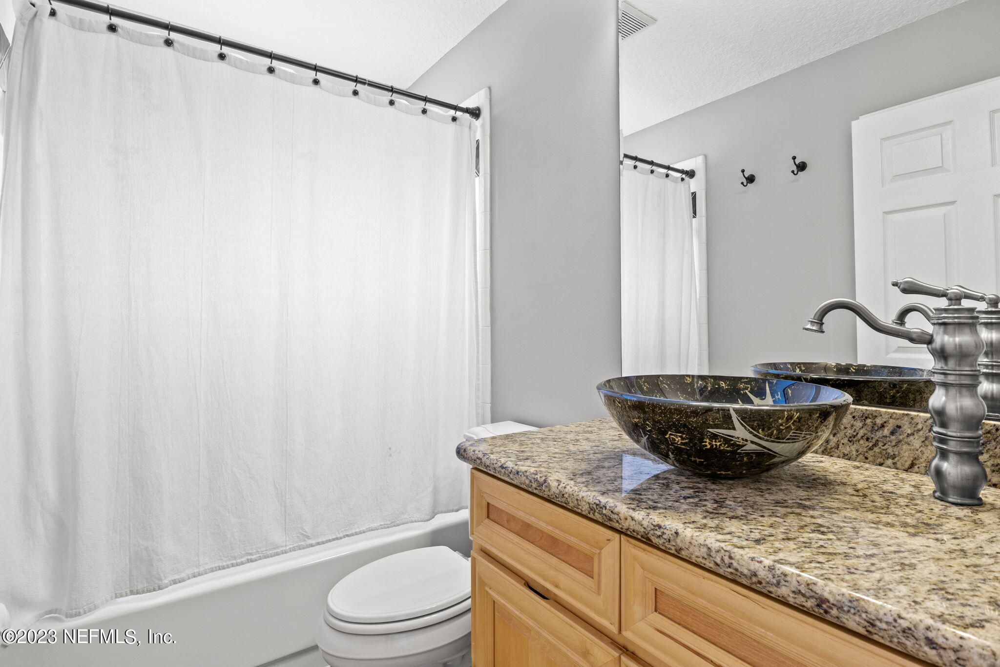 328 CHARLEMAGNE CIR