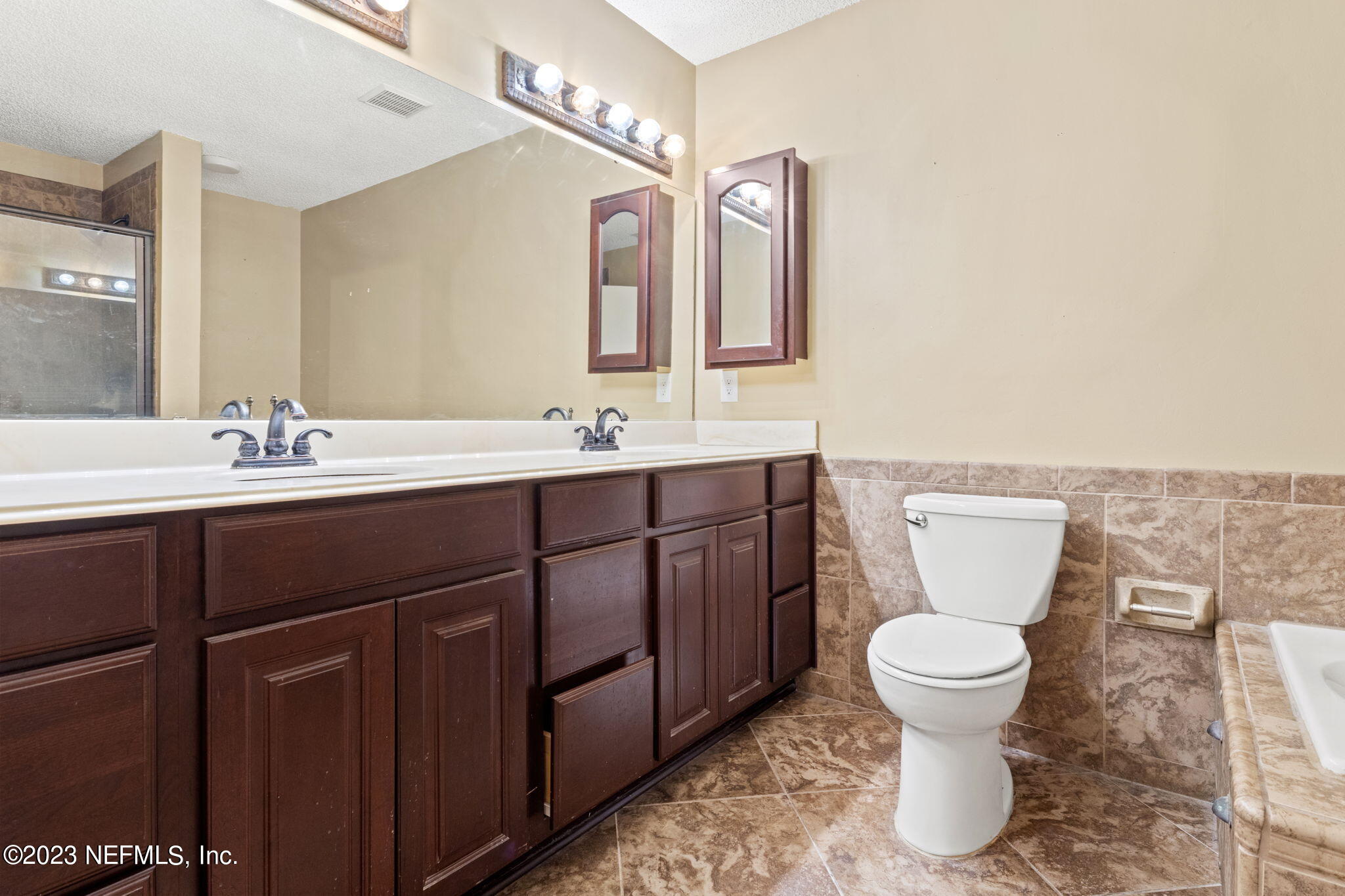 8561 CAMSHIRE CT