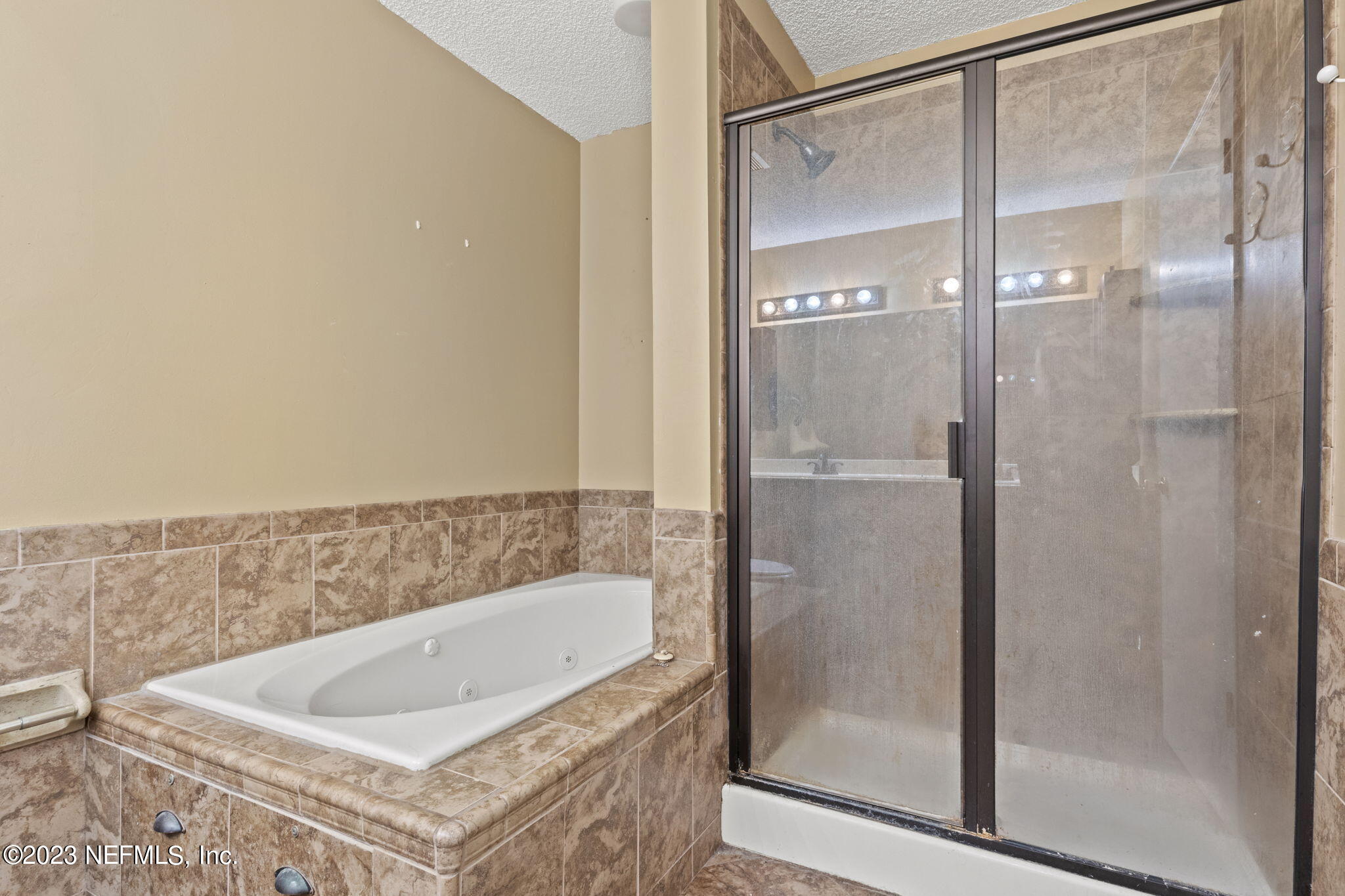 8561 CAMSHIRE CT
