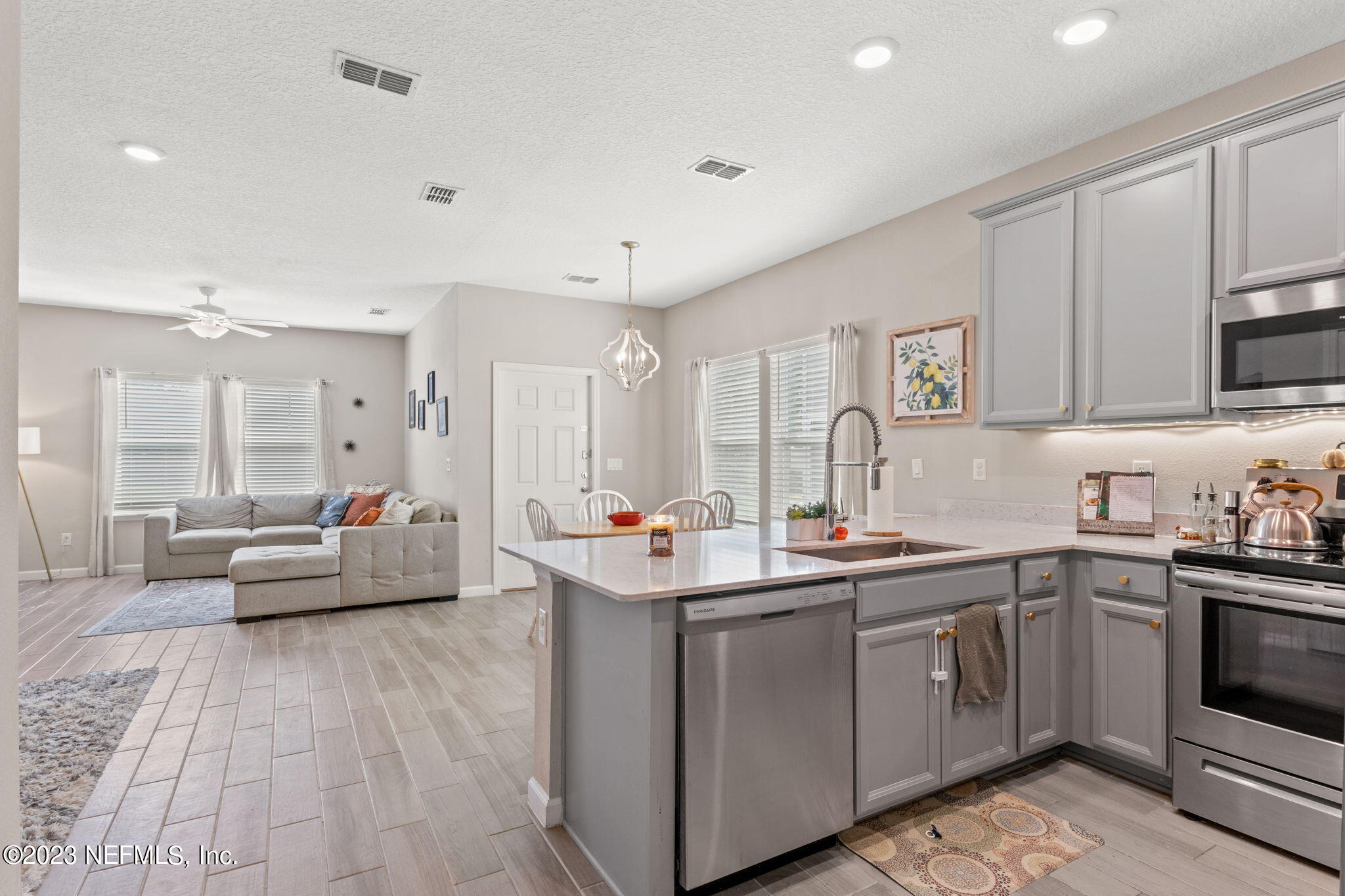 1146 BEACH DUNE DR