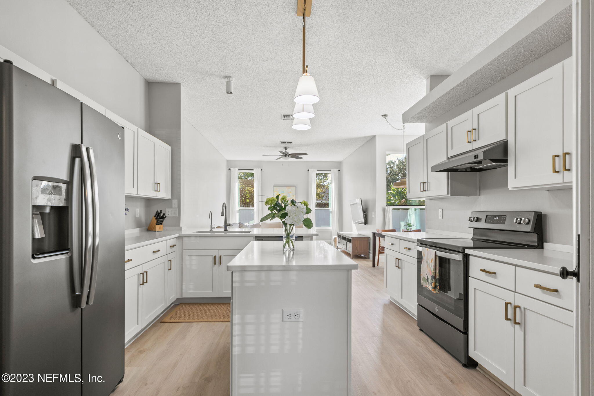 12058 SUNCHASE DR