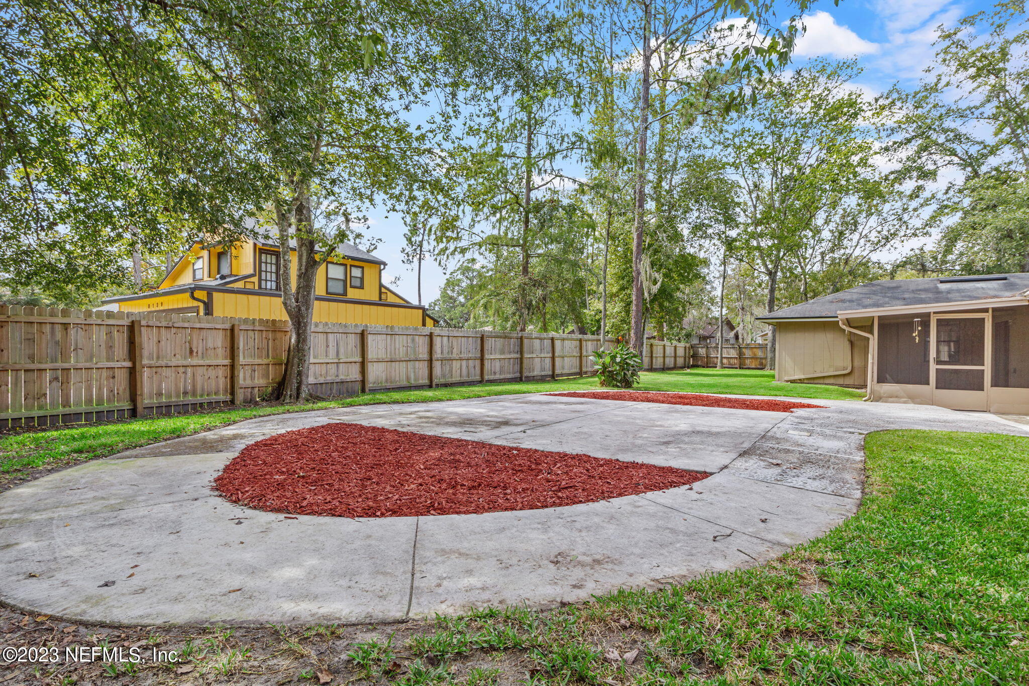 8147 WEYBRIDGE Drive