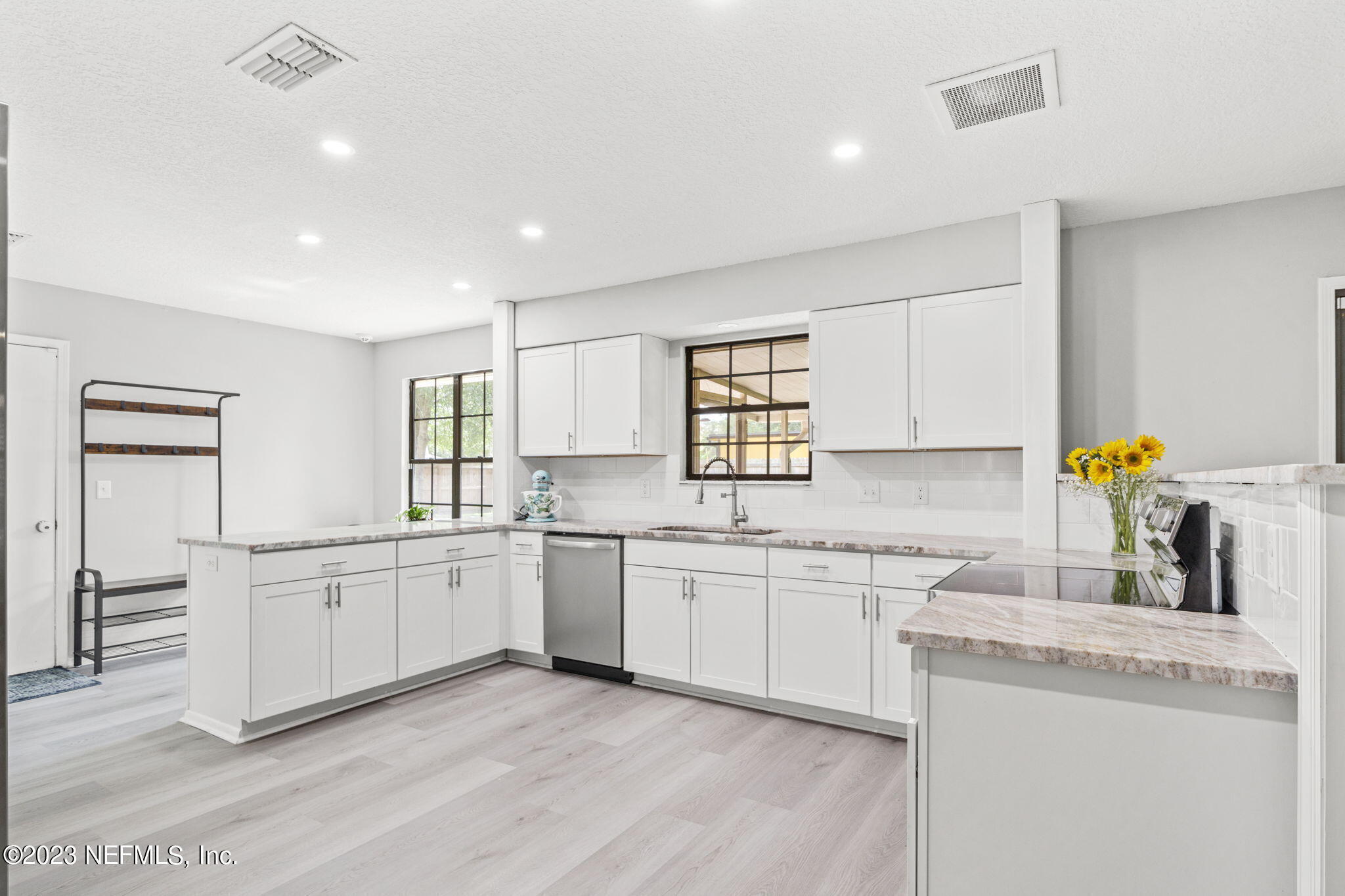 8147 WEYBRIDGE Drive