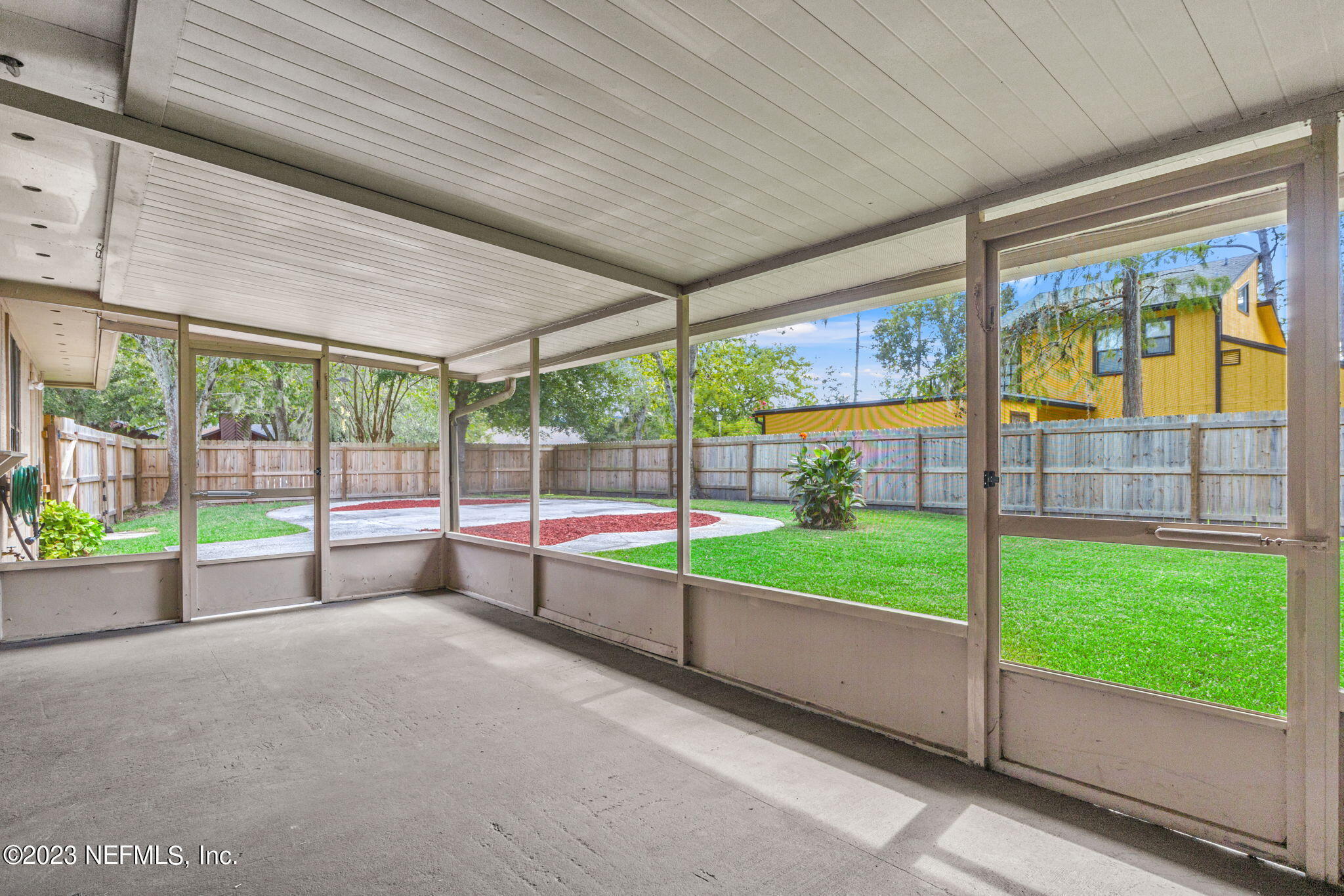 8147 WEYBRIDGE Drive