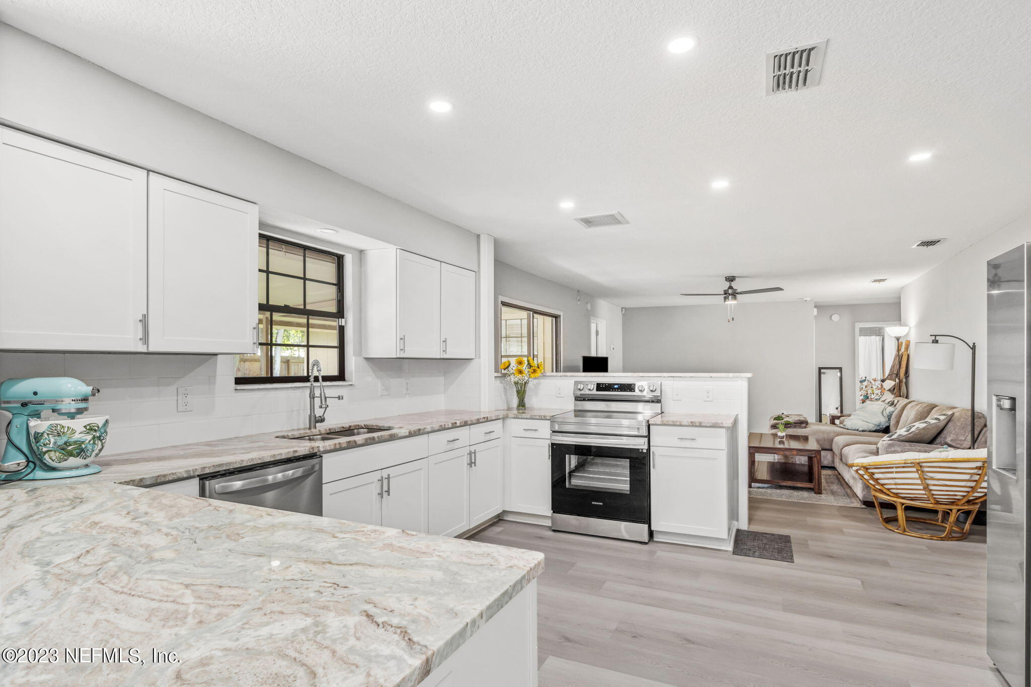 8147 WEYBRIDGE Drive