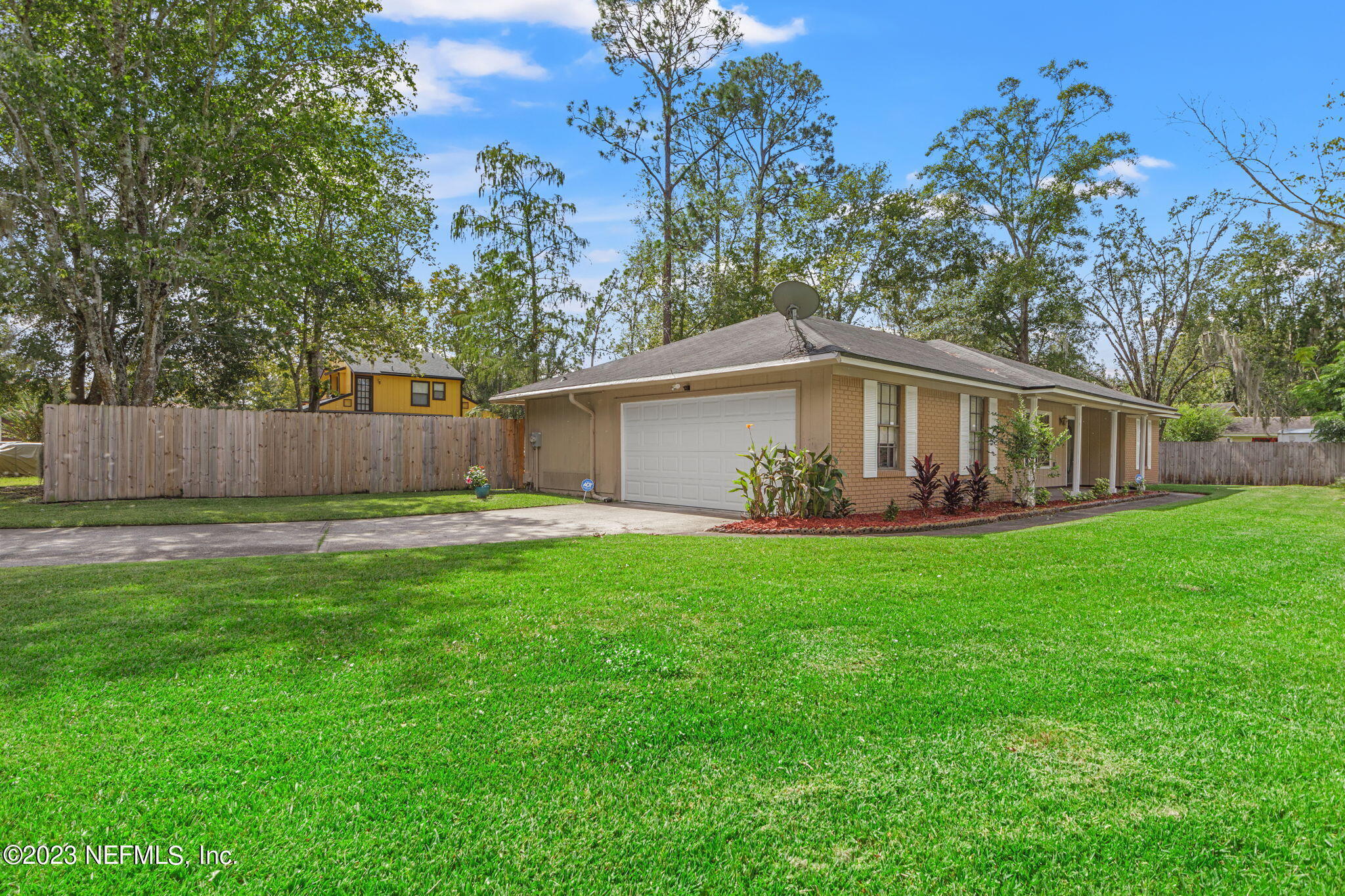 8147 WEYBRIDGE Drive