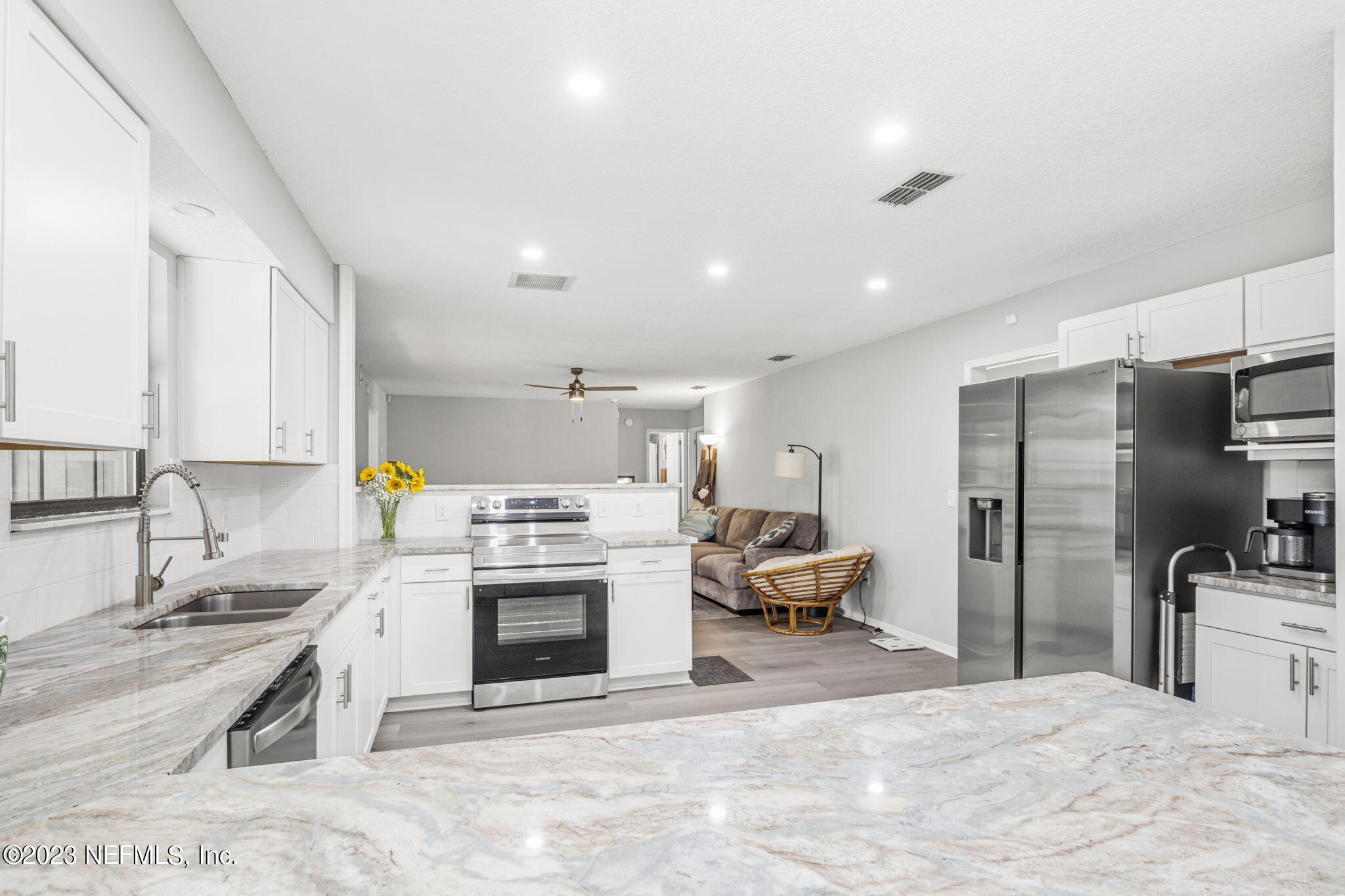 8147 WEYBRIDGE Drive