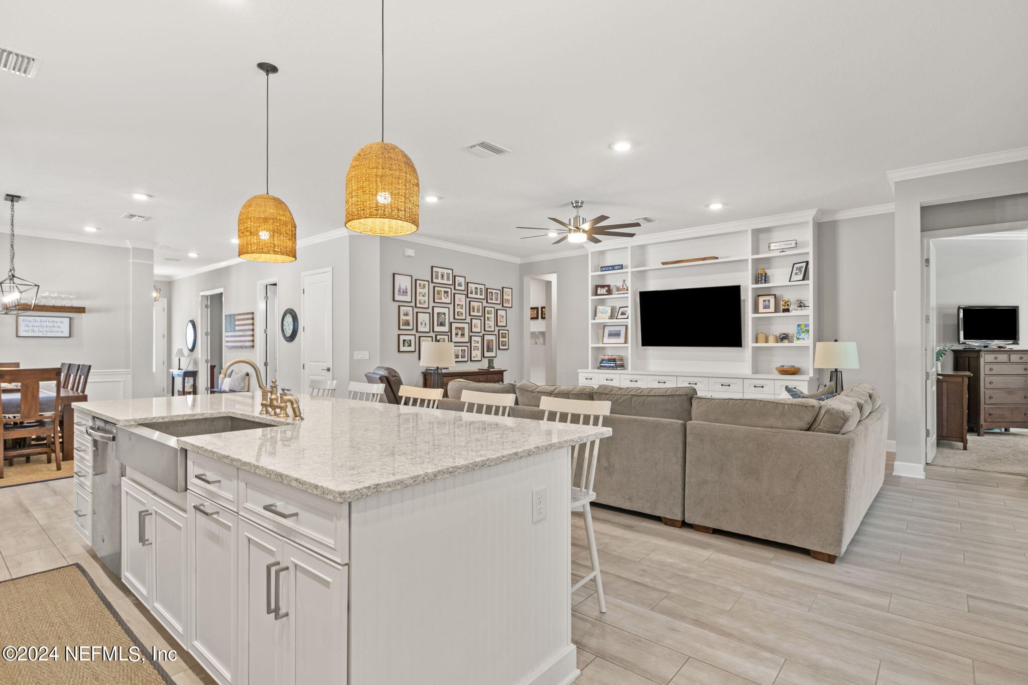 327 PARK FOREST Drive