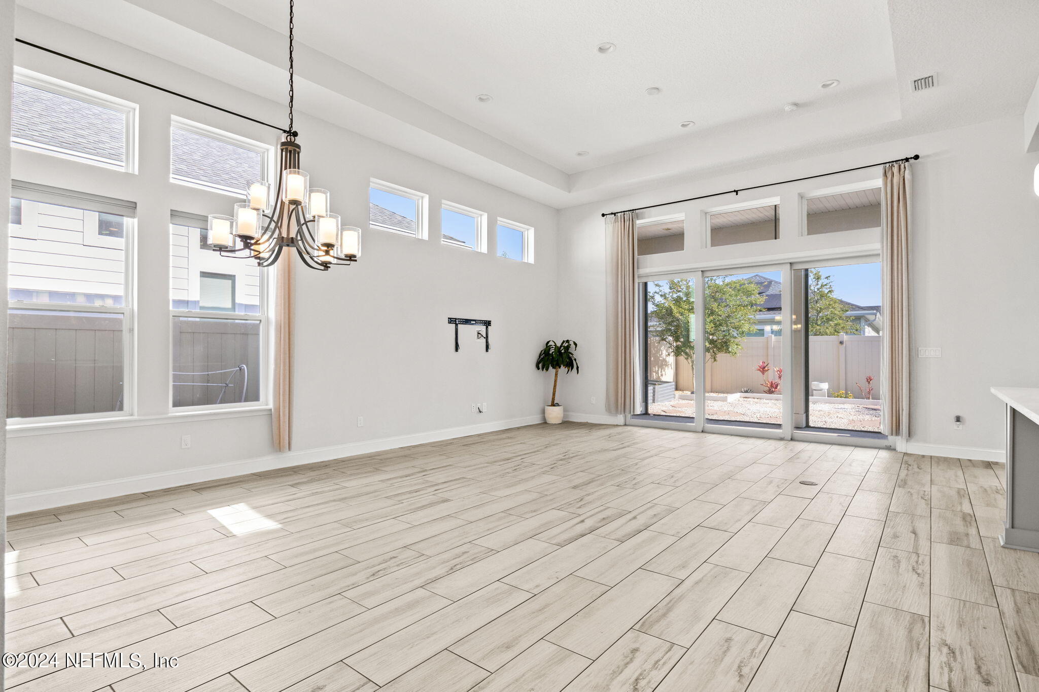 10895 AVENTURA Drive