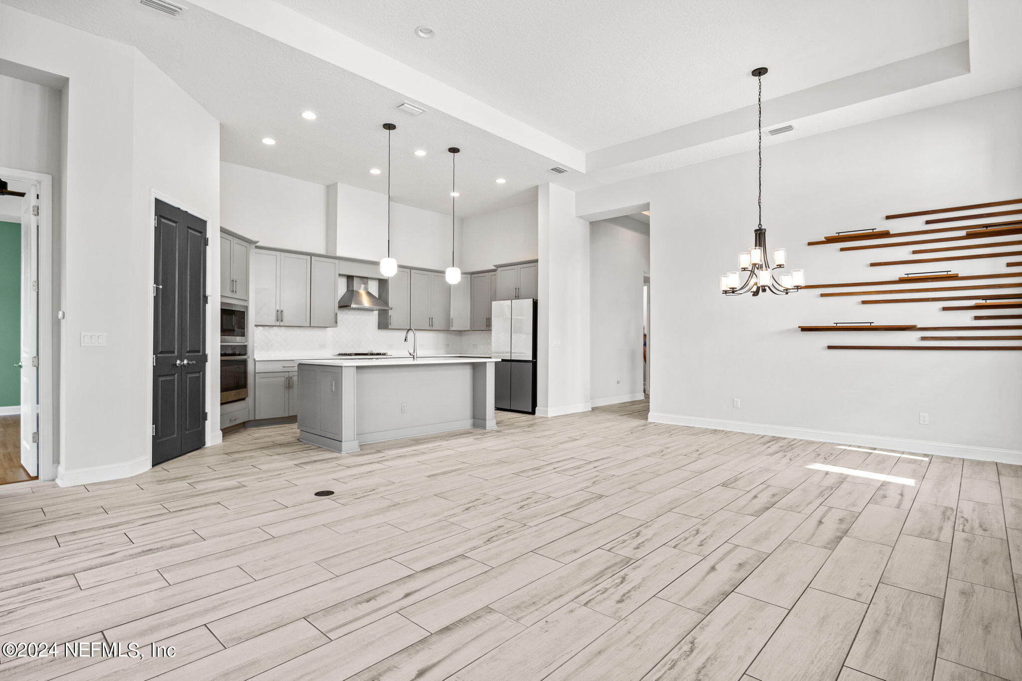 10895 AVENTURA Drive