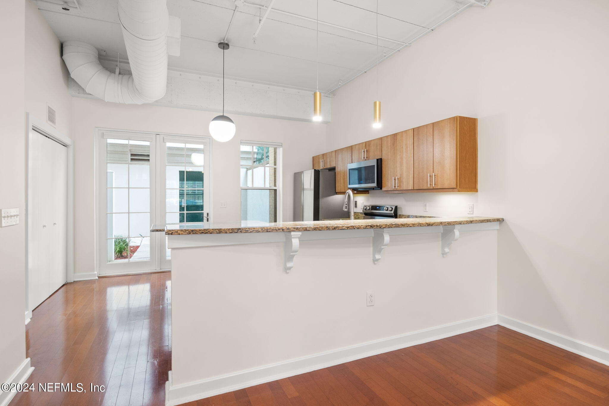 1661 RIVERSIDE Avenue, 116