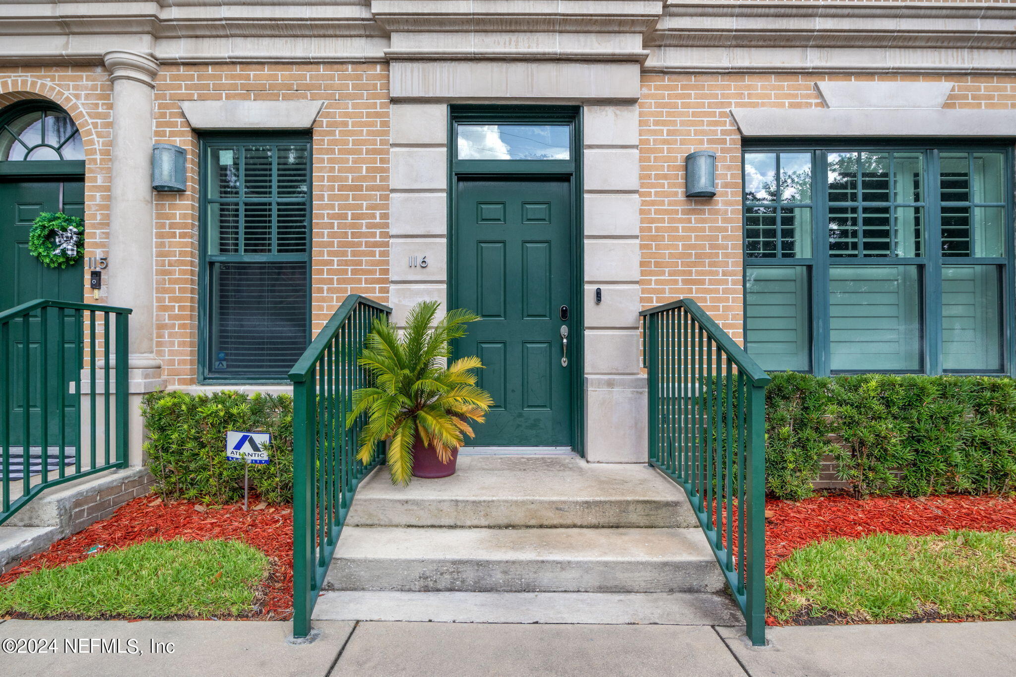 1661 RIVERSIDE Avenue, 116