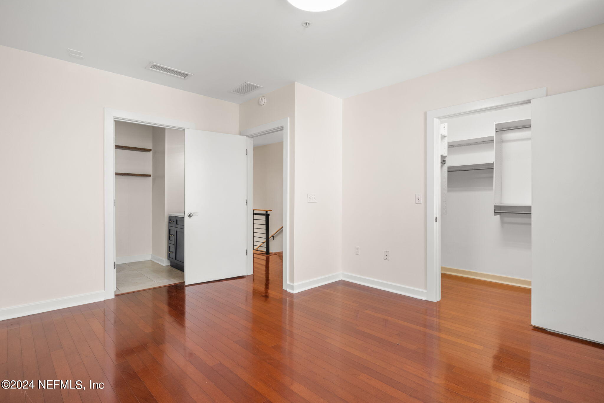 1661 RIVERSIDE Avenue, 116