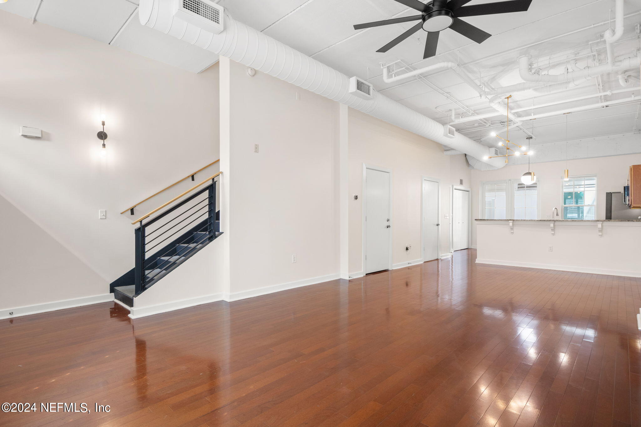 1661 RIVERSIDE Avenue, 116