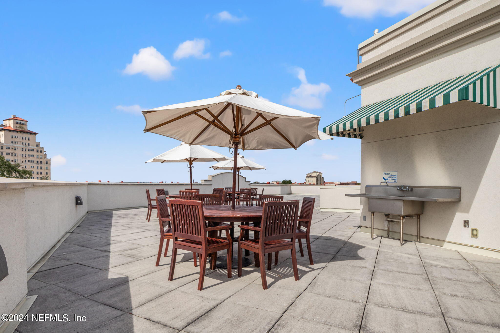 1661 RIVERSIDE Avenue, 116