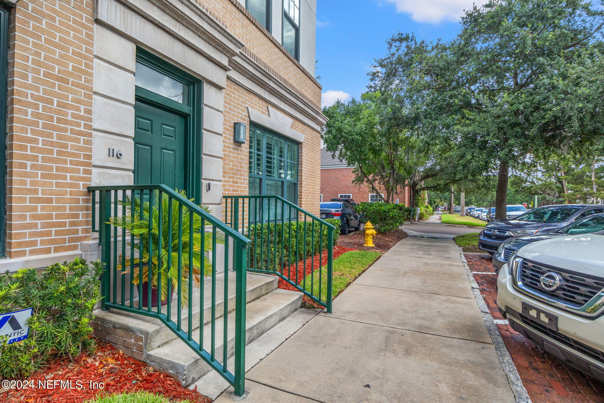1661 RIVERSIDE Avenue, 116