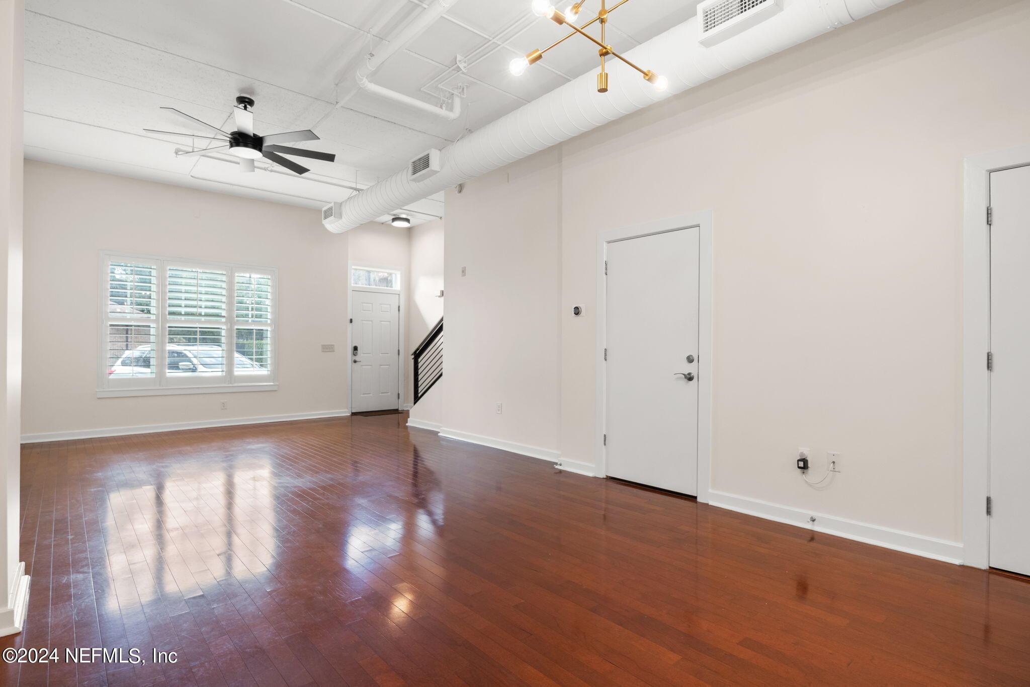 1661 RIVERSIDE Avenue, 116