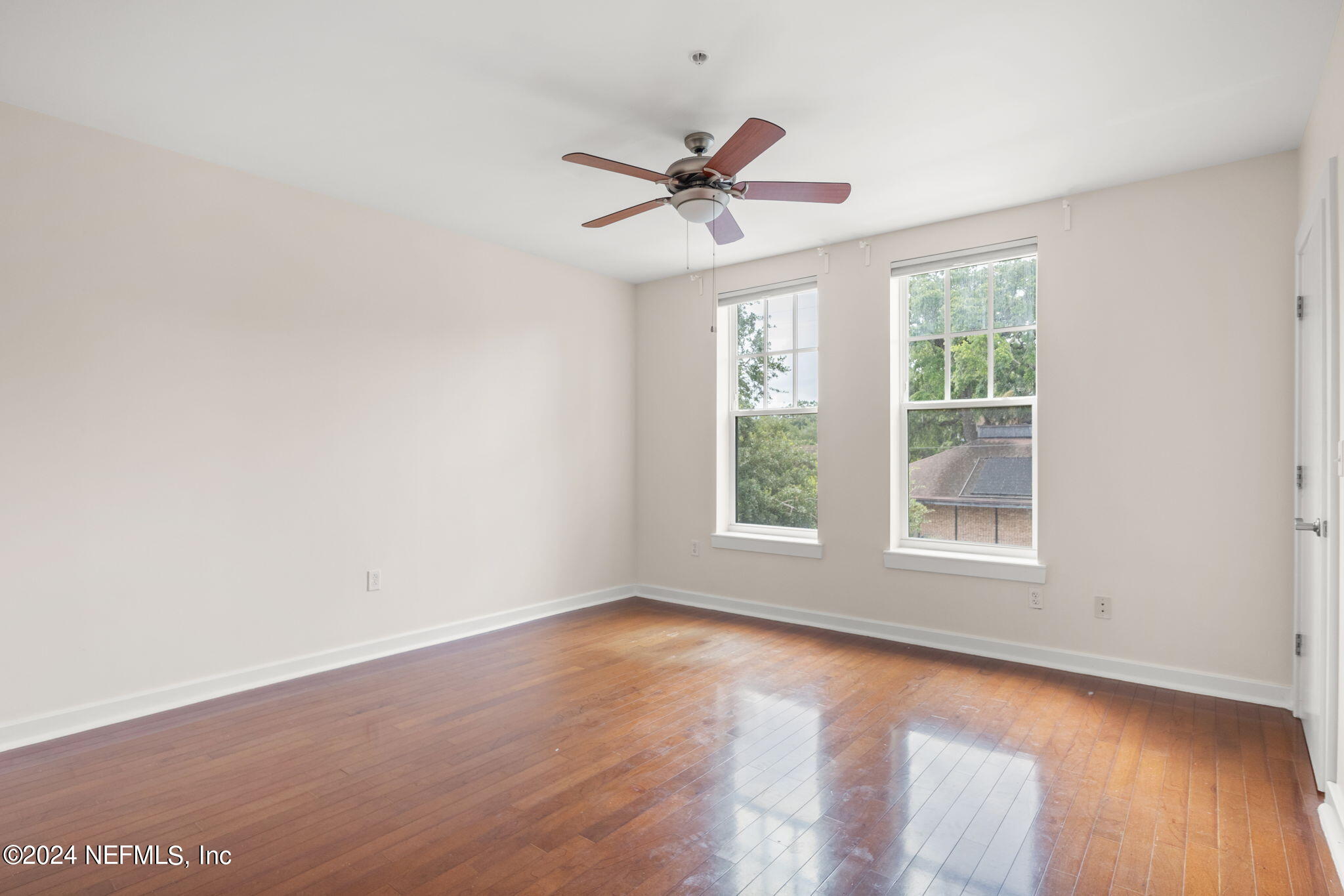1661 RIVERSIDE Avenue, 116