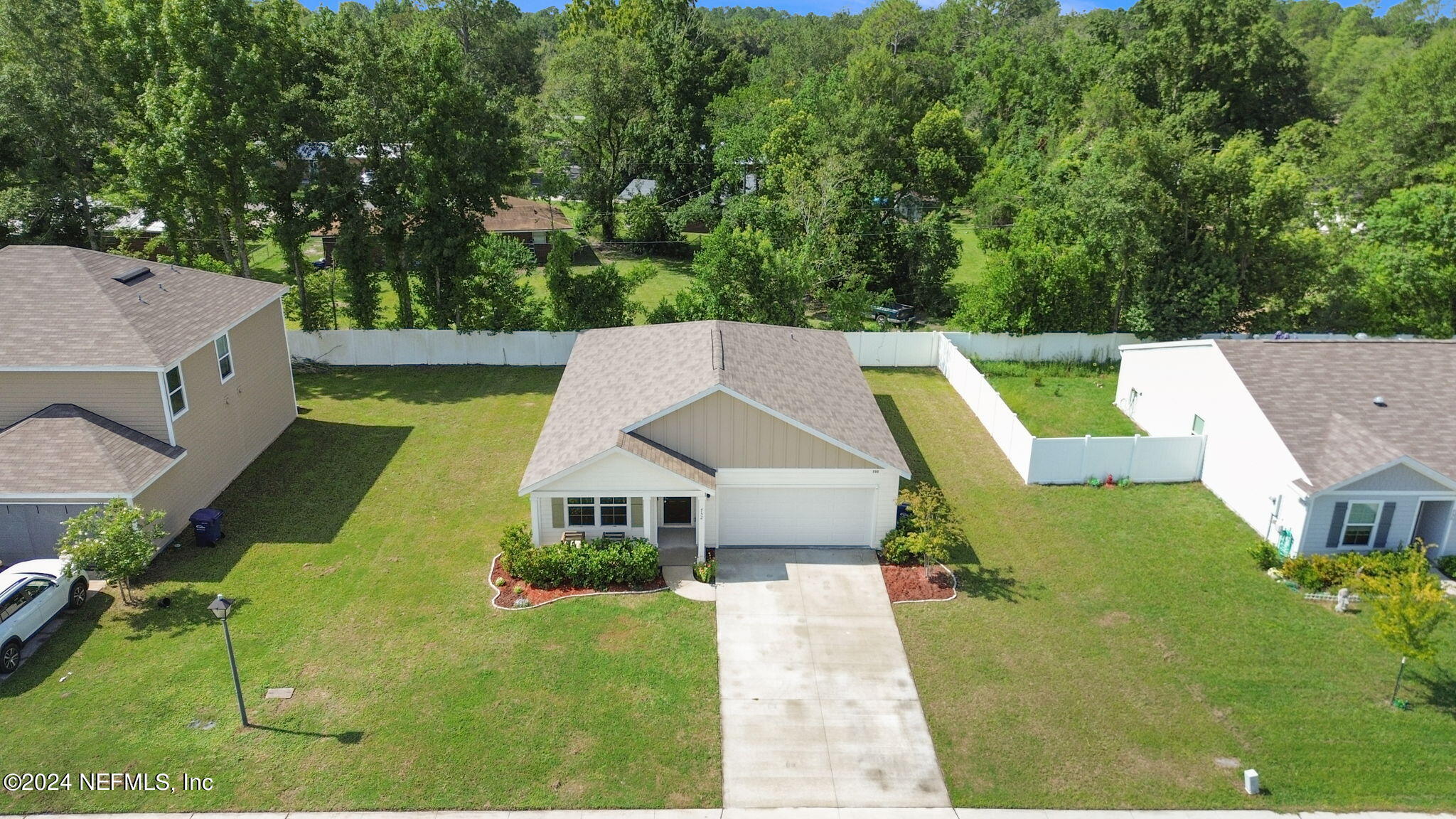 752 CONSTITUTION Place