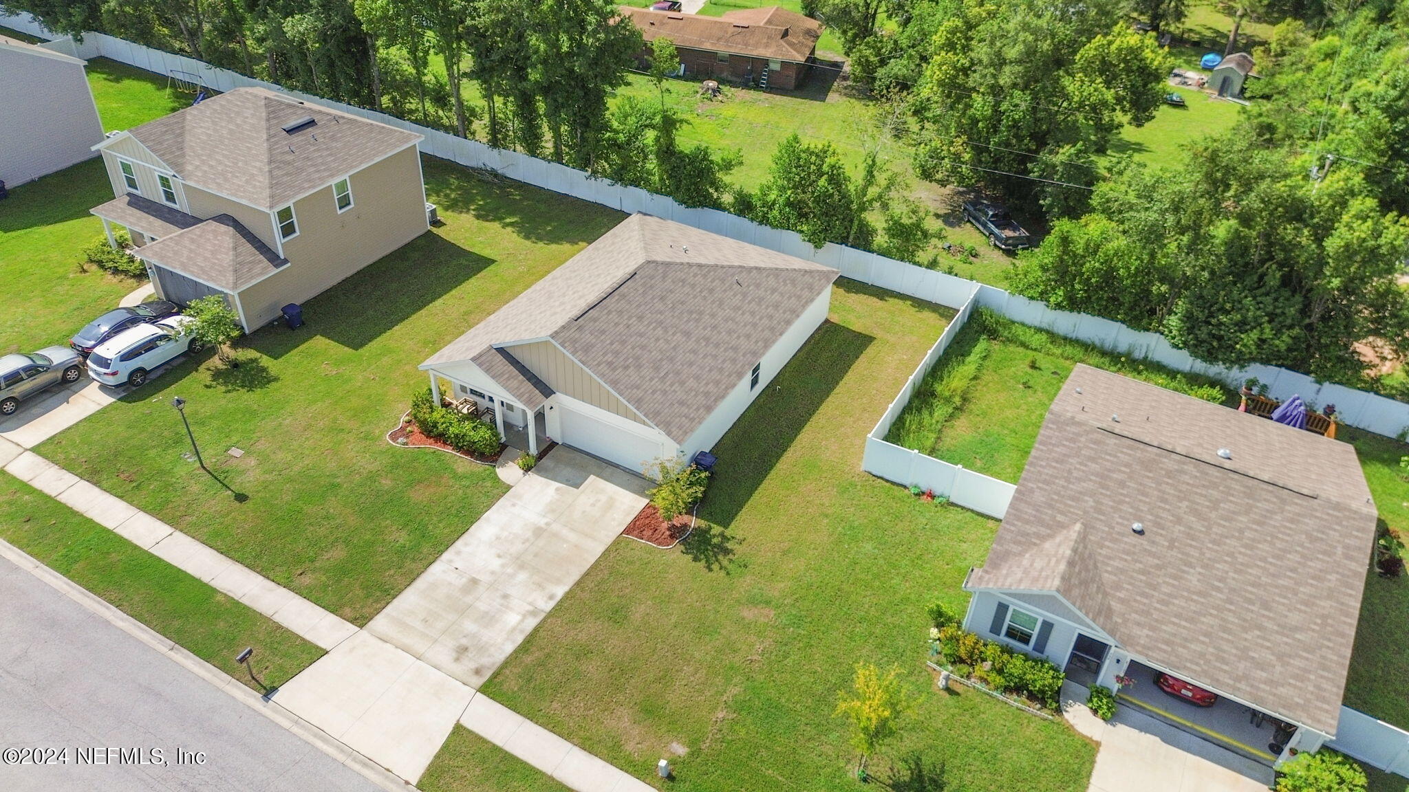 752 CONSTITUTION Place