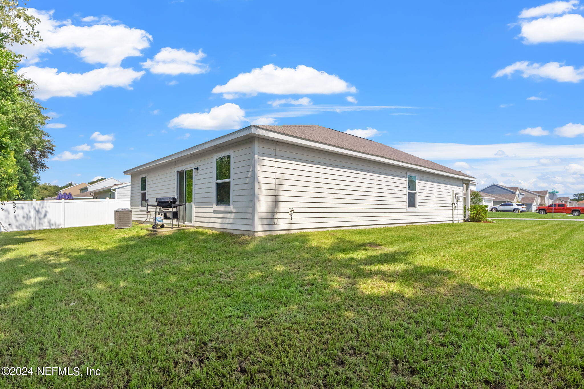 752 CONSTITUTION Place