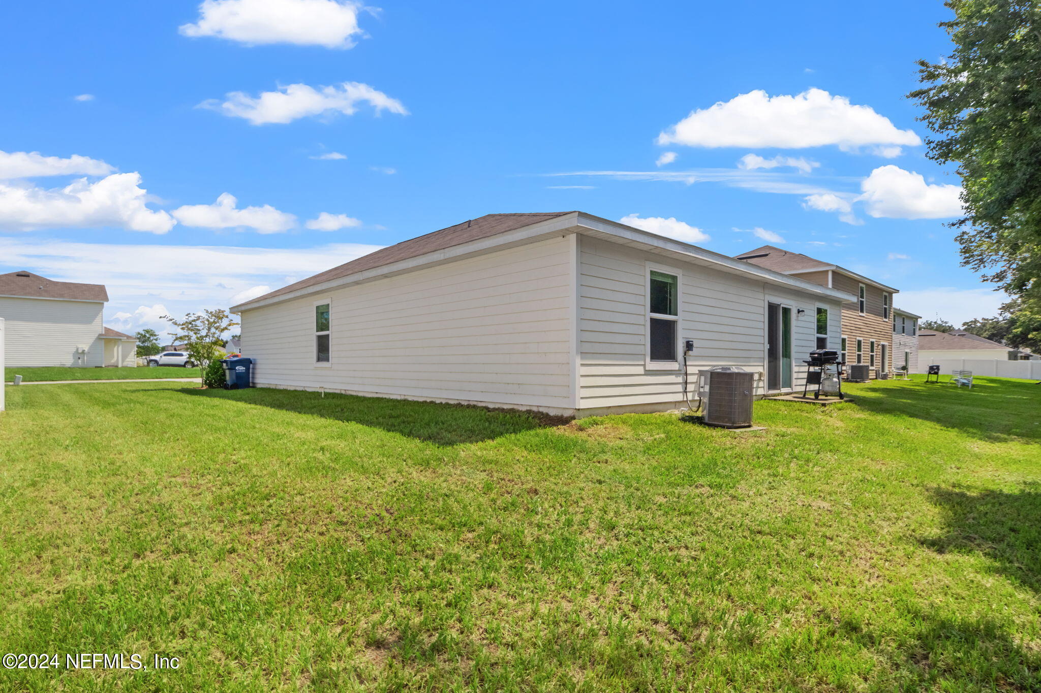 752 CONSTITUTION Place