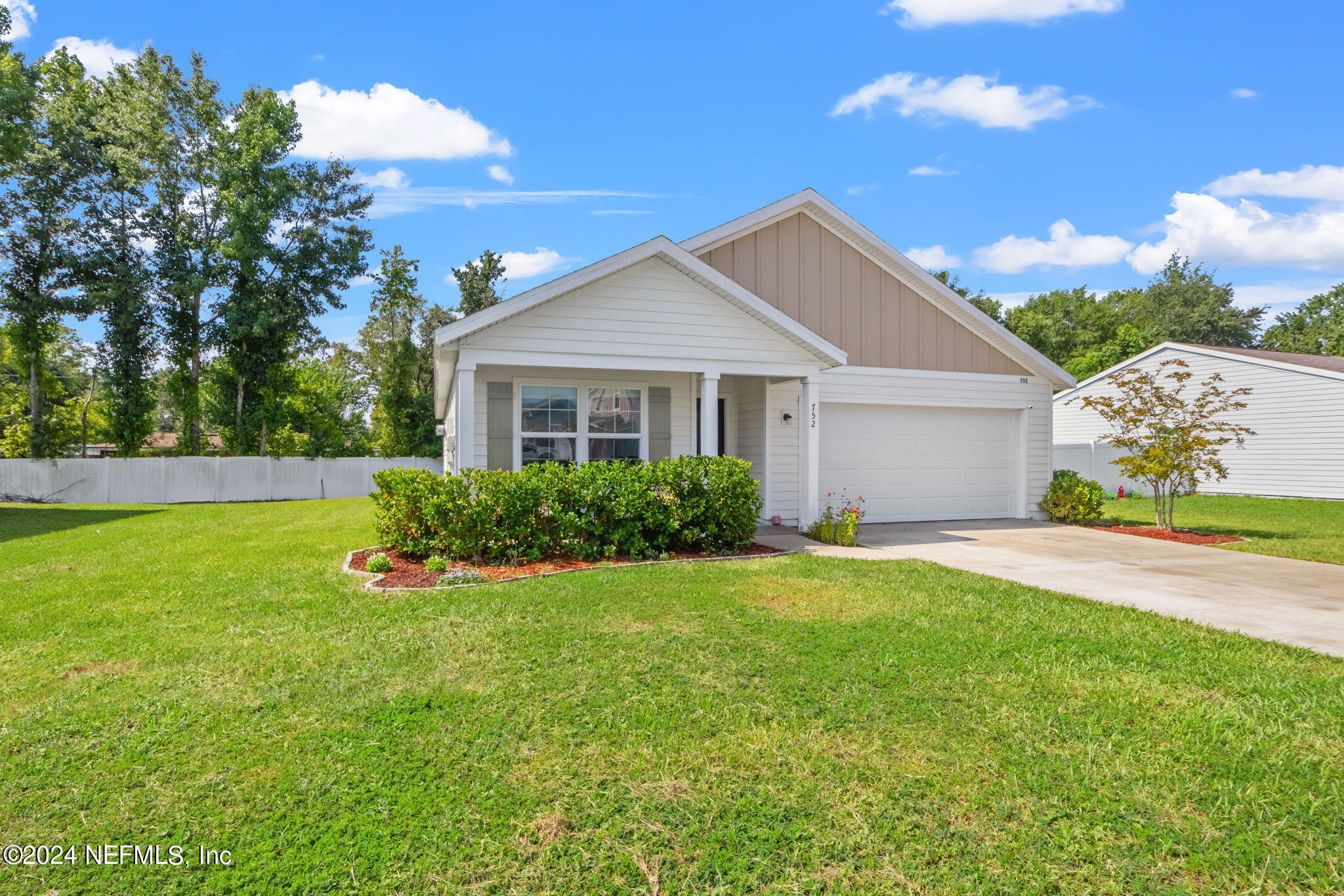 752 CONSTITUTION Place