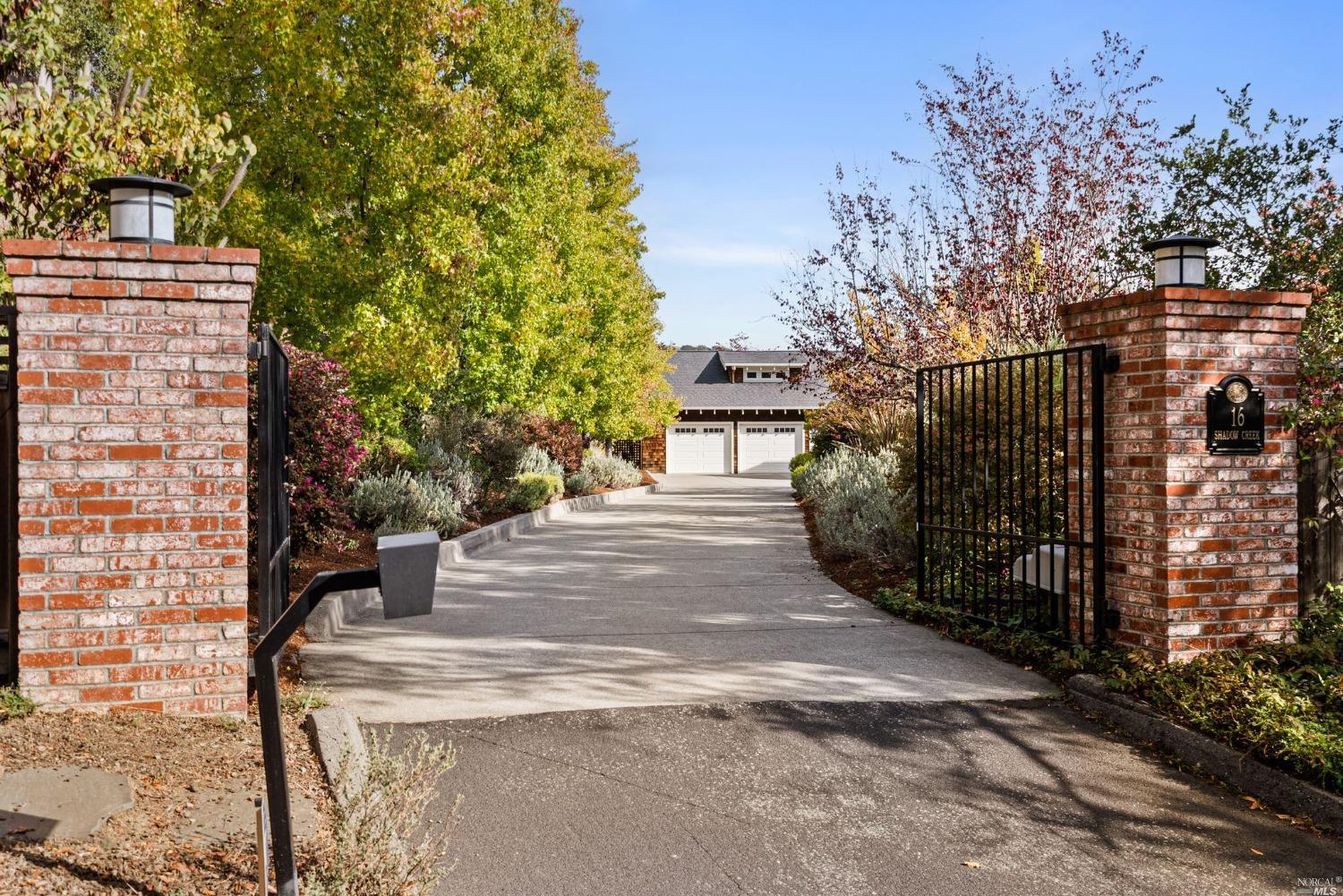 16 Shadow Creek Court