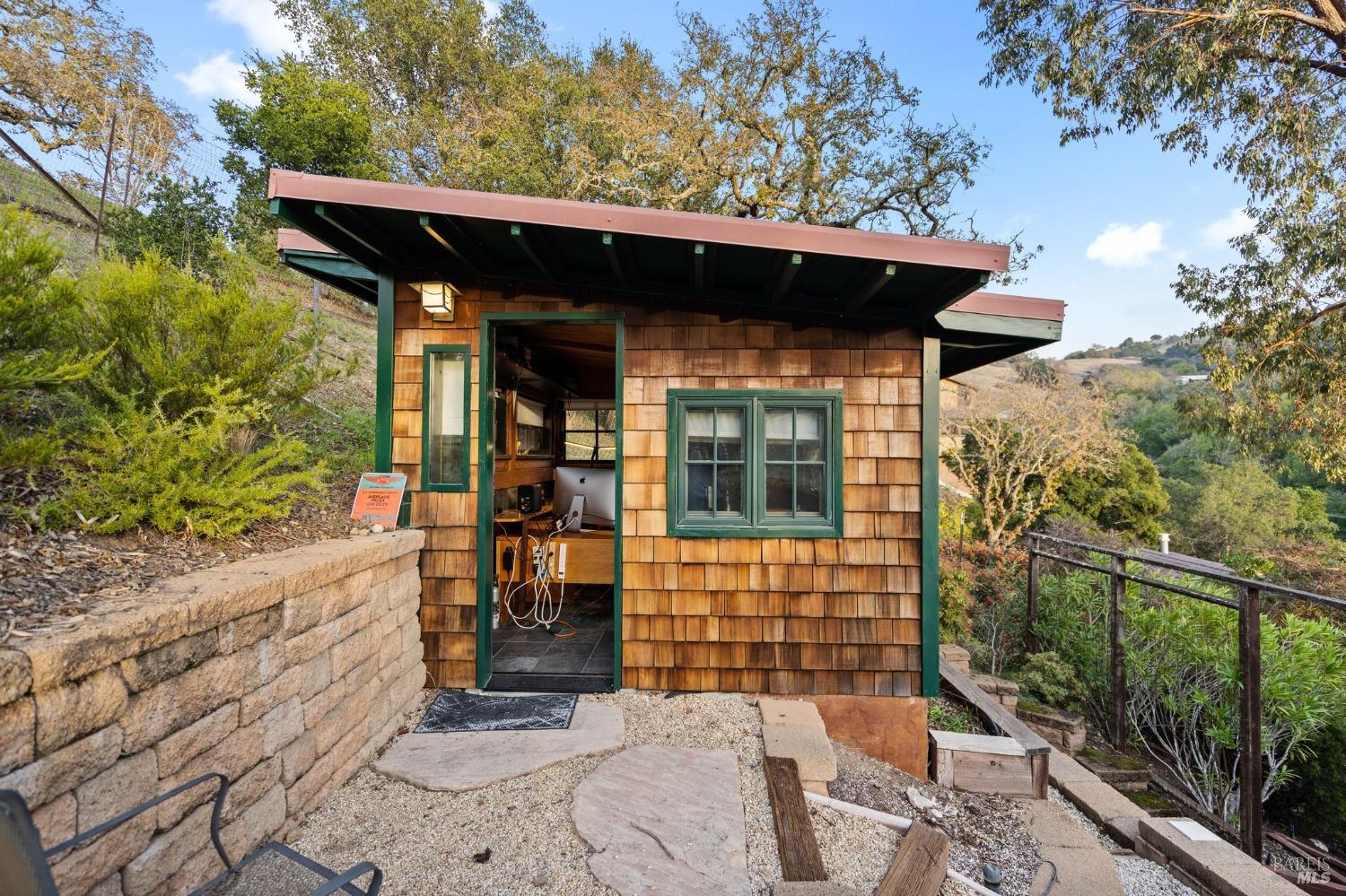 95 Holstein Road