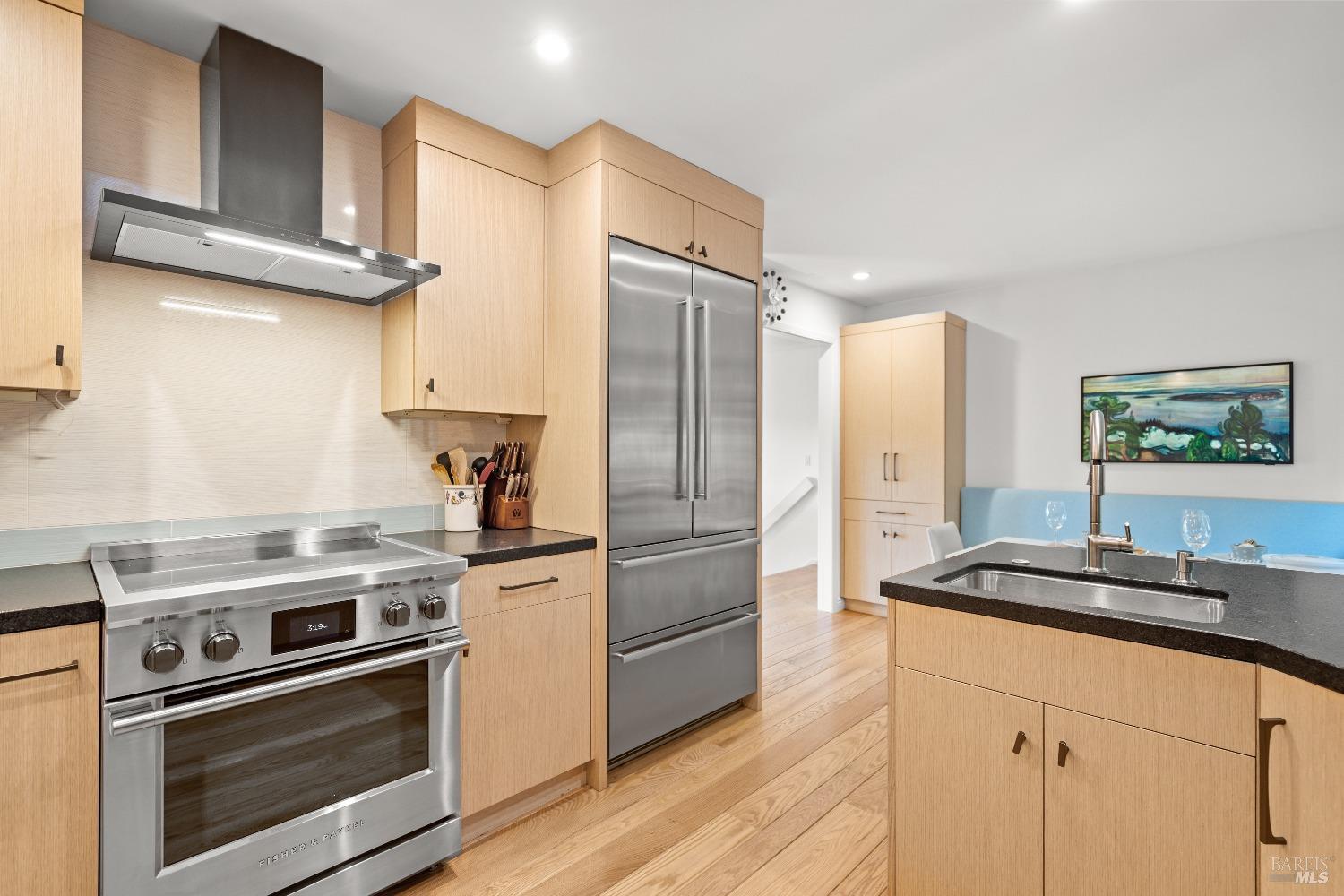 10 Island Dr