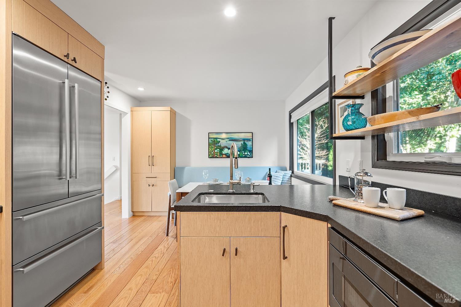10 Island Dr