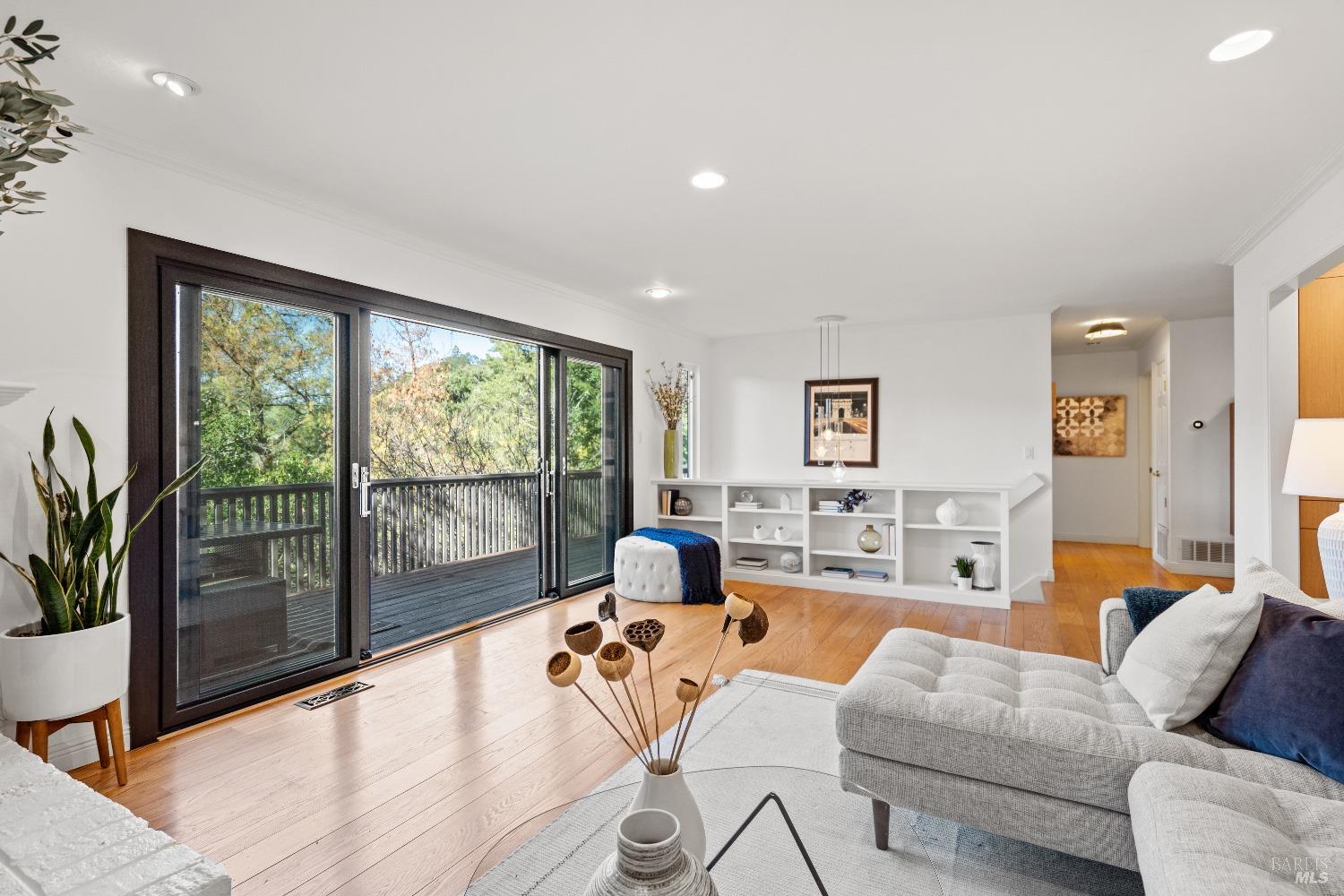 10 Island Dr