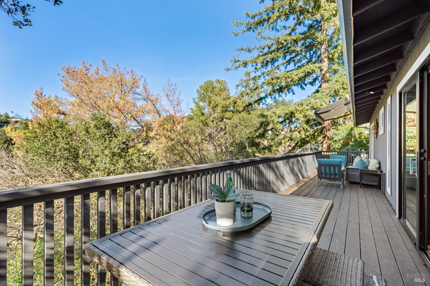 10 Island Dr