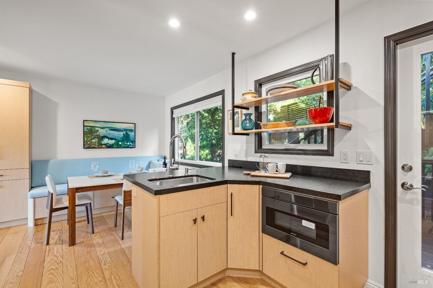 10 Island Dr